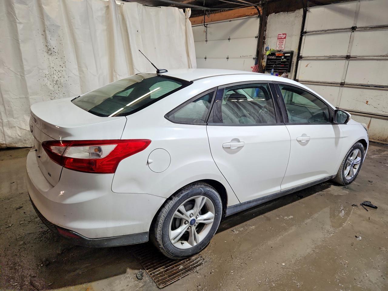 2014 Ford Focus Se Белый vin: 1FADP3F22EL105920