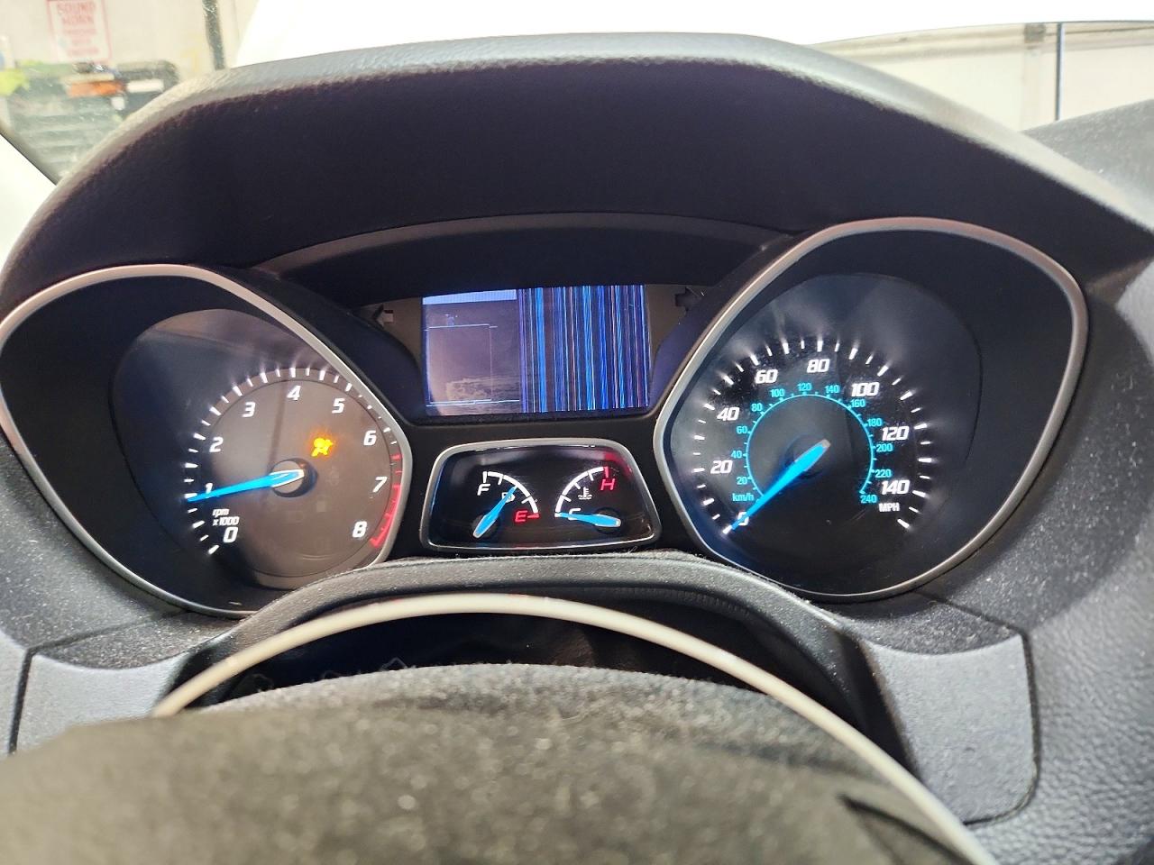 2014 Ford Focus Se Белый vin: 1FADP3F22EL105920