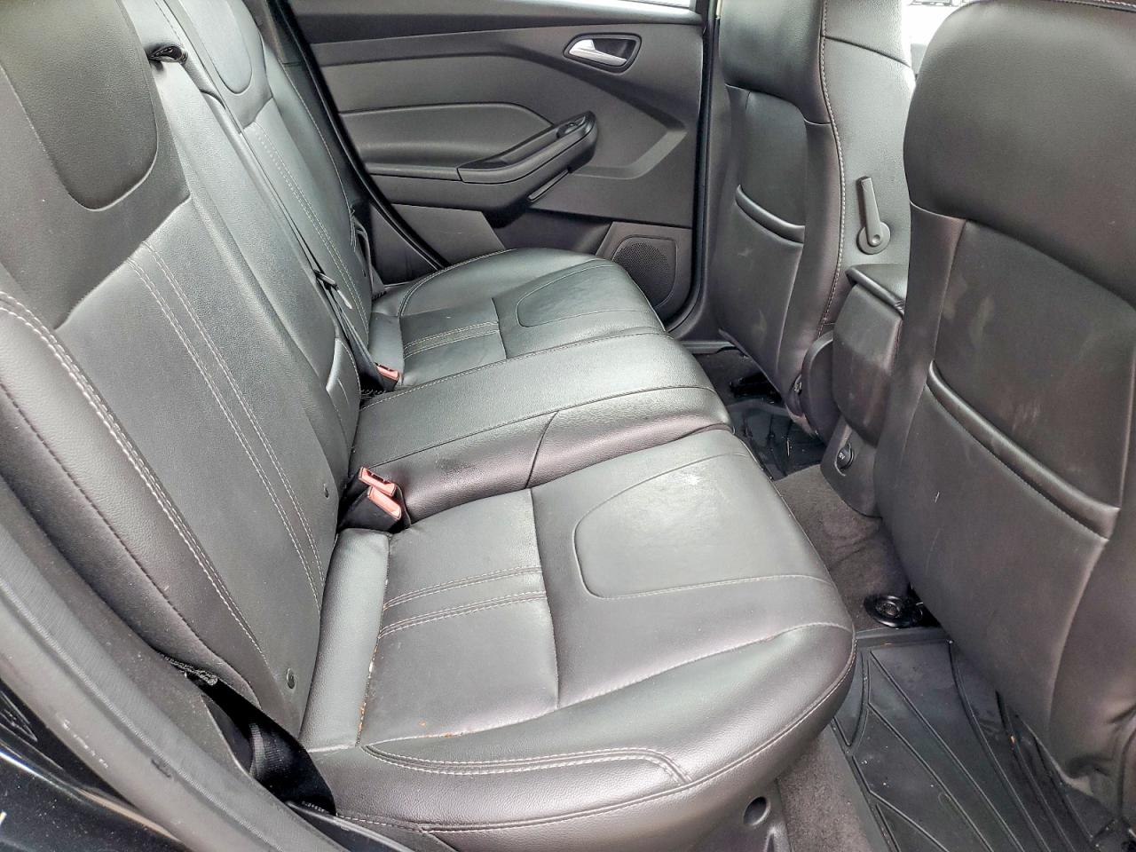 2014 Ford Focus Se Black vin: 1FADP3F22EL118330