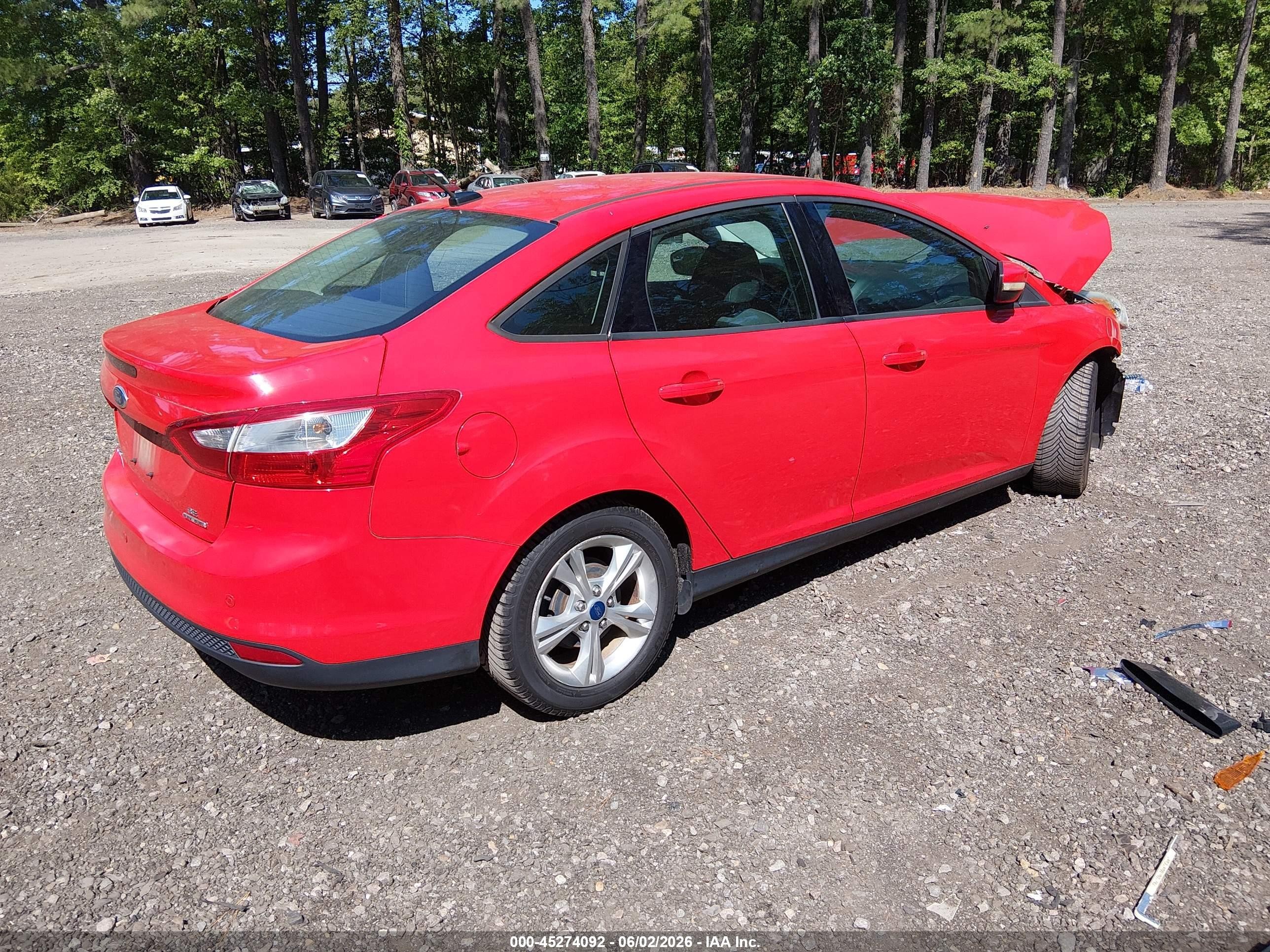 2014 Ford Focus Se Красный vin: 1FADP3F22EL119090