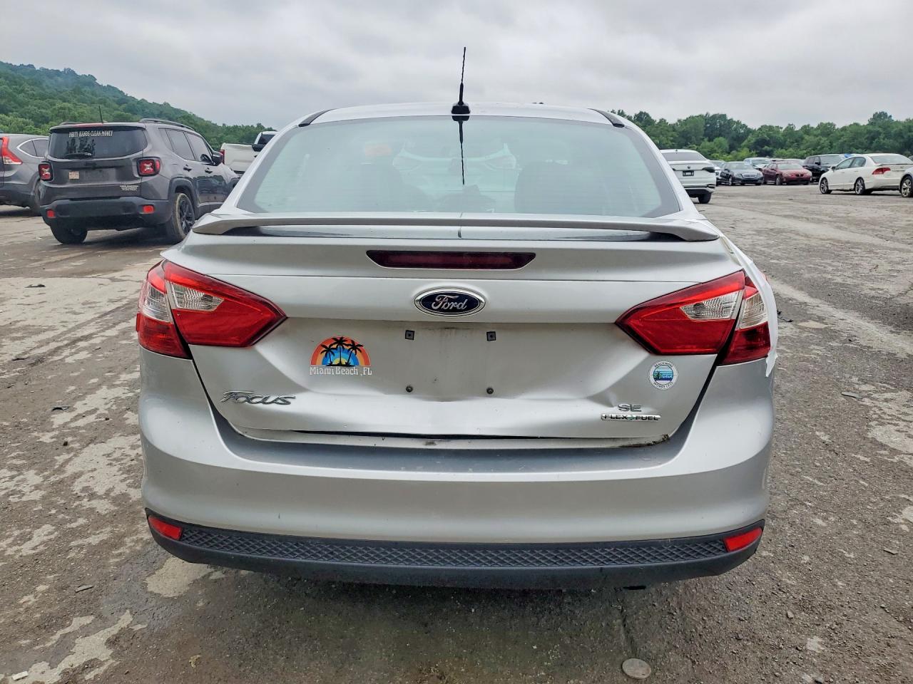 2014 Ford Focus Se Silver vin: 1FADP3F22EL129862
