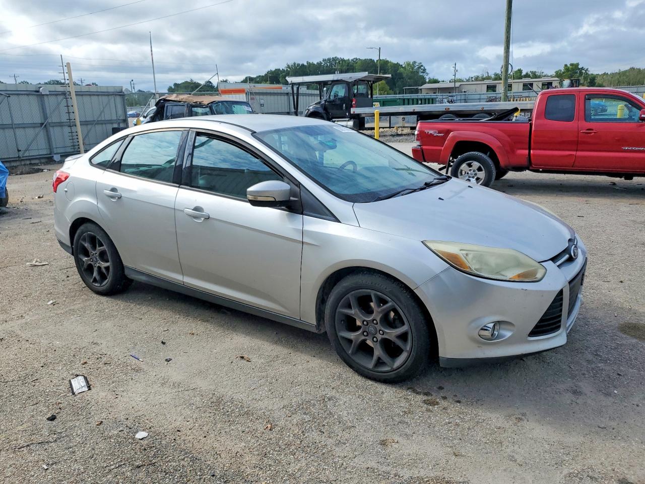 2014 Ford Focus Se Silver vin: 1FADP3F22EL134995