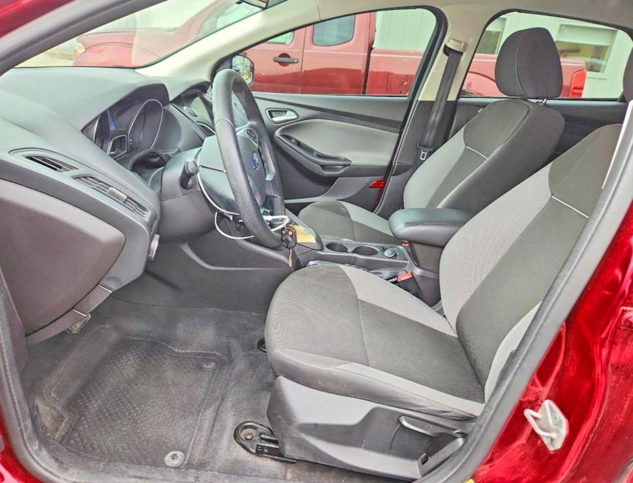 2014 Ford Focus Se Red vin: 1FADP3F22EL160321