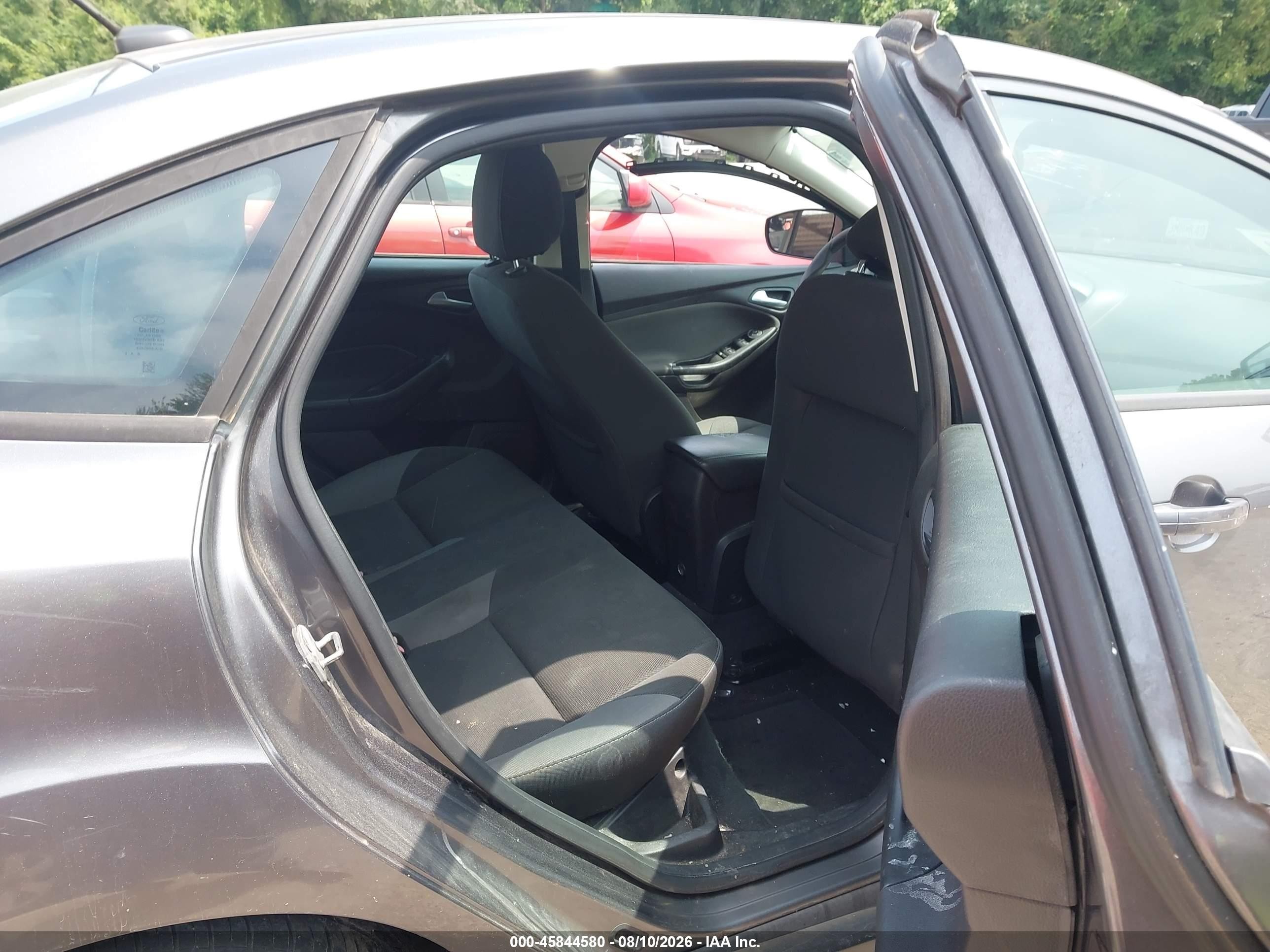 2014 Ford Focus Se Gray vin: 1FADP3F22EL163395
