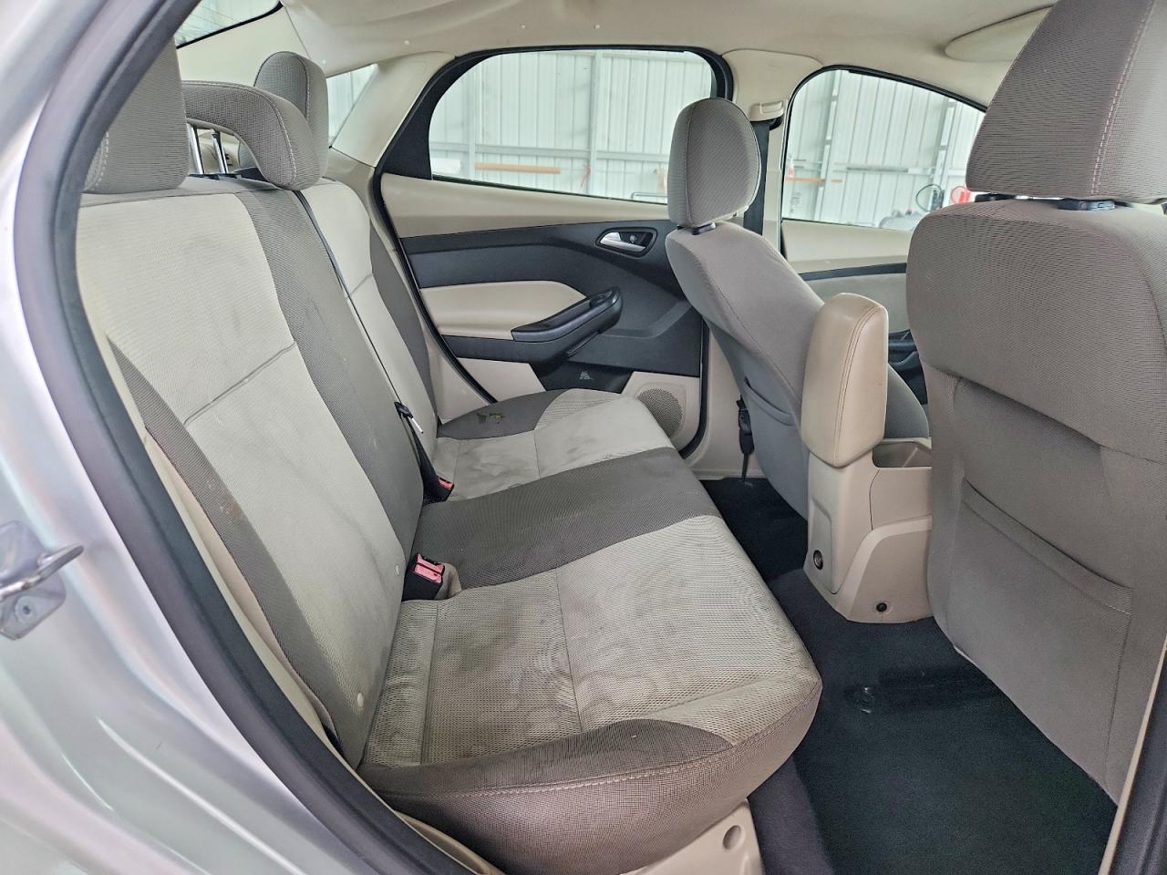 2014 Ford Focus Se Silver vin: 1FADP3F22EL184361