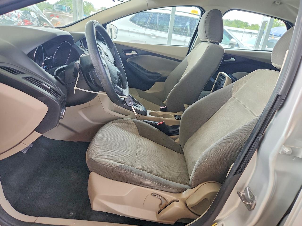 2014 Ford Focus Se Silver vin: 1FADP3F22EL184361