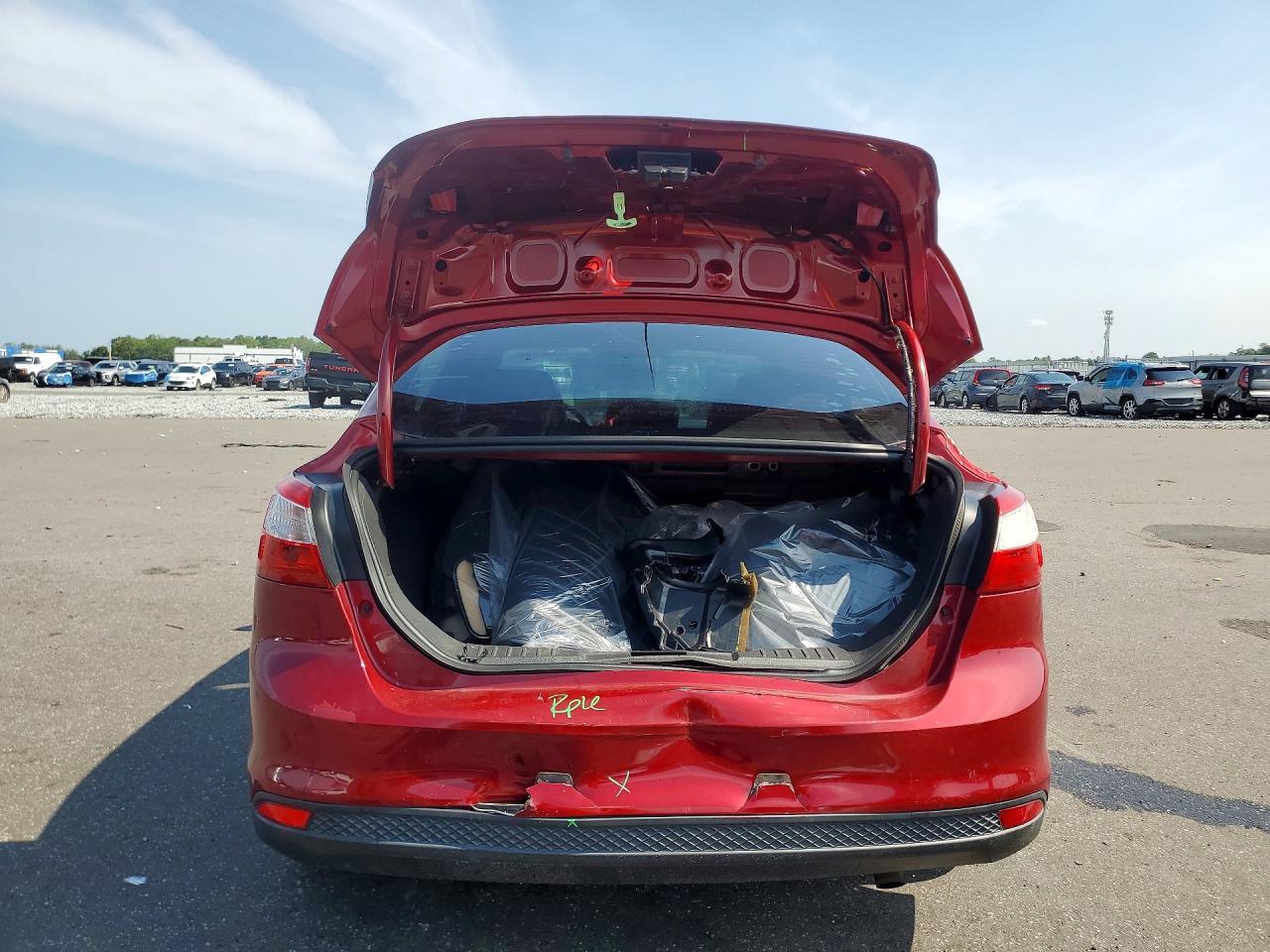 2014 Ford Focus Se Red vin: 1FADP3F22EL203944
