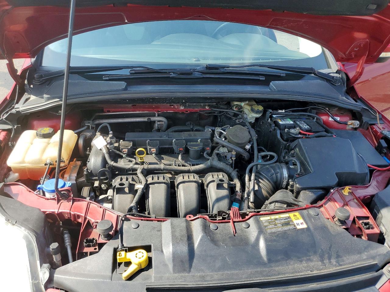 2014 Ford Focus Se Red vin: 1FADP3F22EL203944