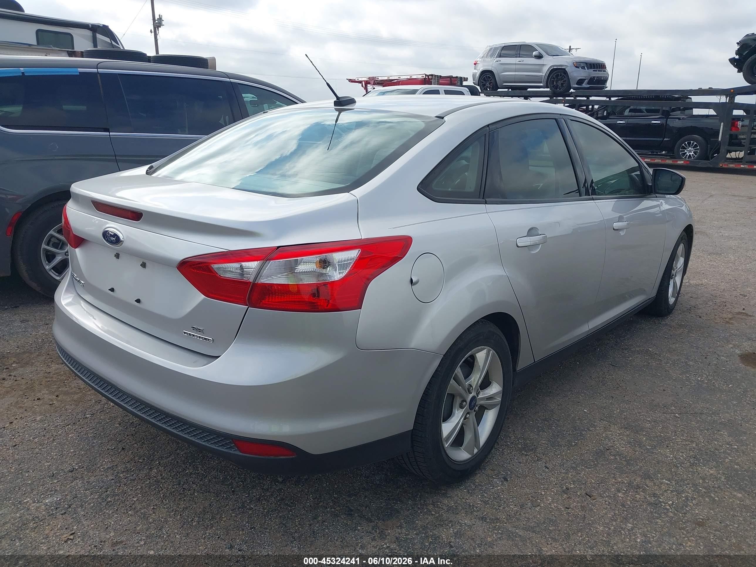 2014 Ford Focus Se Silver vin: 1FADP3F22EL218430