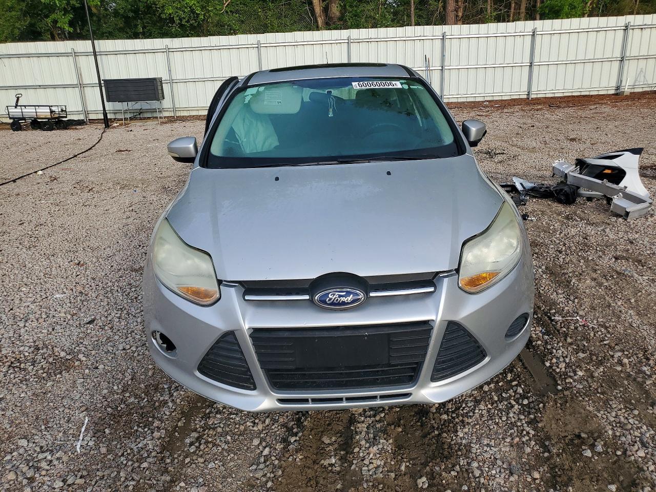 2014 Ford Focus Se Silver vin: 1FADP3F22EL221747