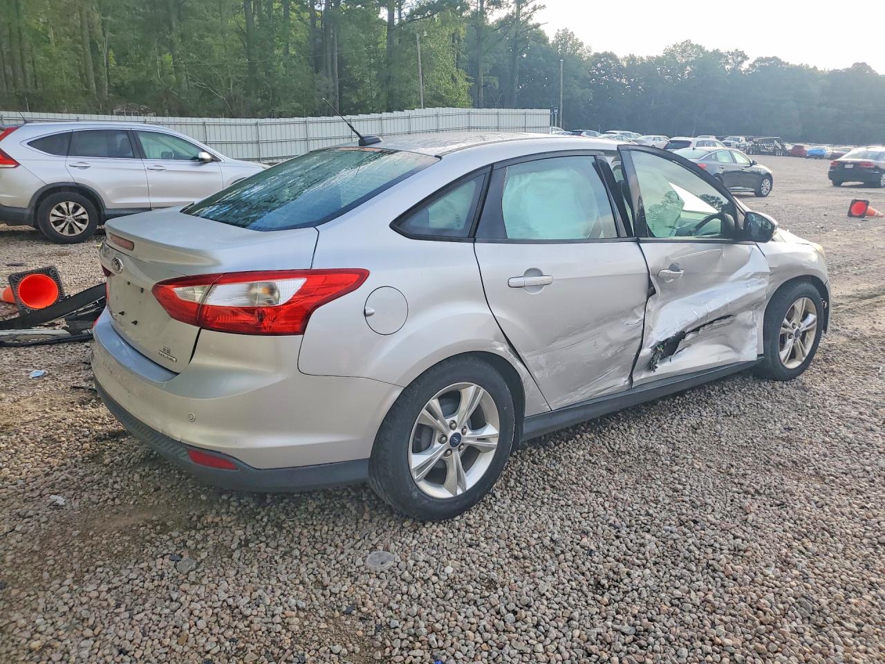 2014 Ford Focus Se Silver vin: 1FADP3F22EL221747