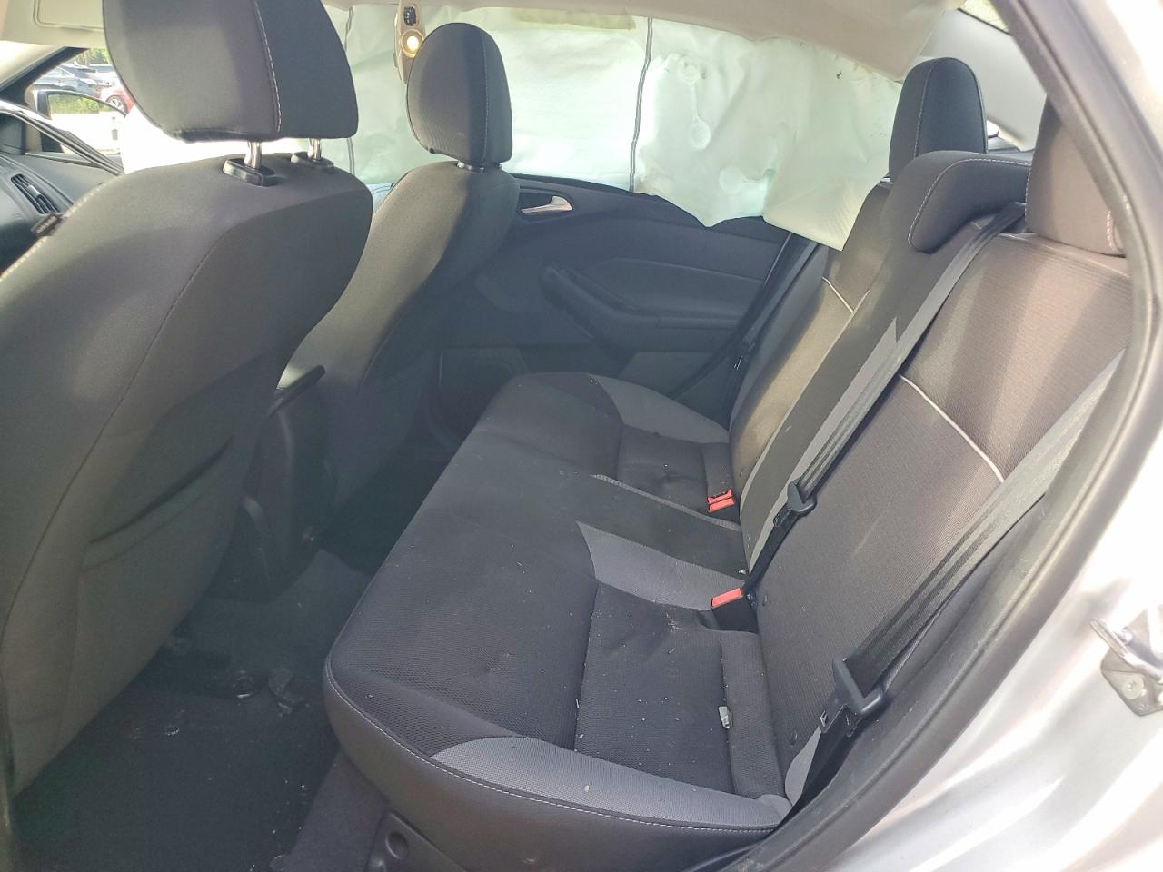 2014 Ford Focus Se Silver vin: 1FADP3F22EL221747