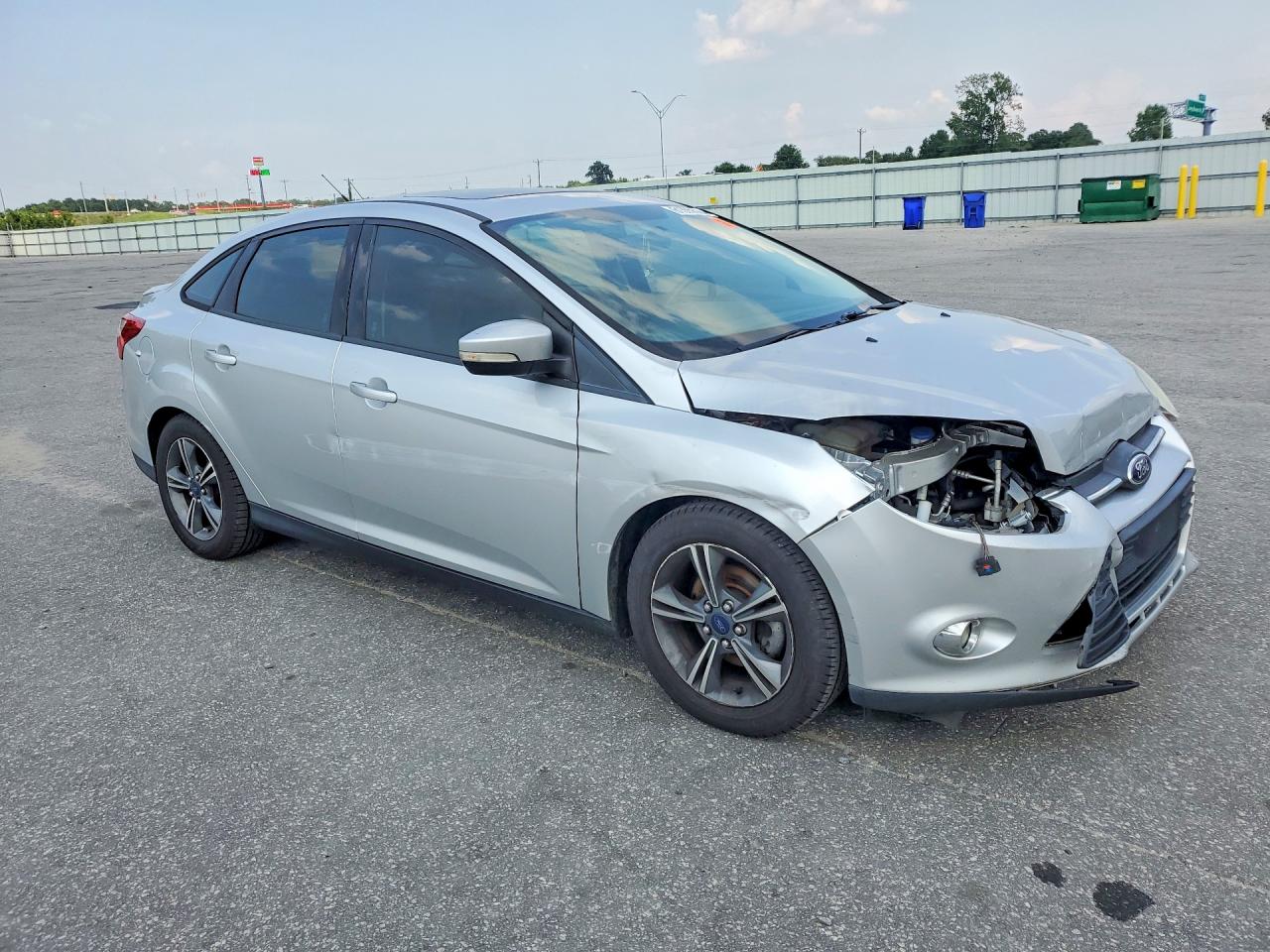 2014 Ford Focus Se Серебряный vin: 1FADP3F22EL227080