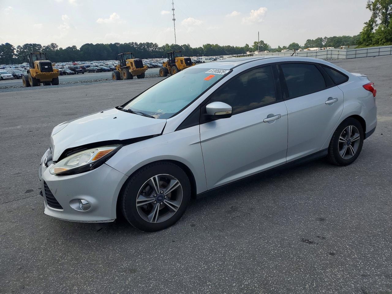 2014 Ford Focus Se Серебряный vin: 1FADP3F22EL227080