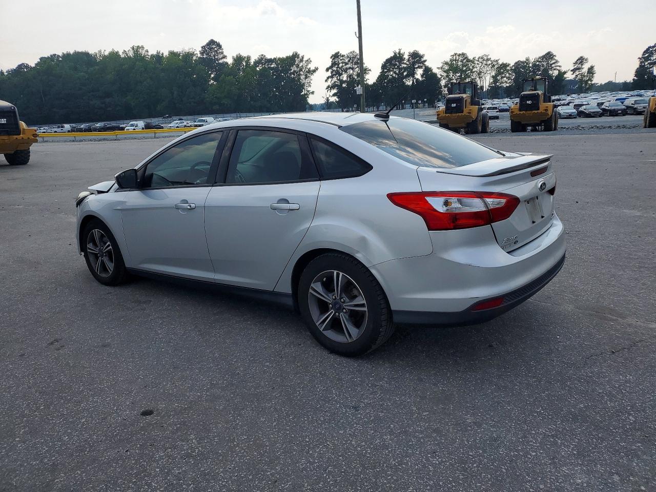 2014 Ford Focus Se Серебряный vin: 1FADP3F22EL227080