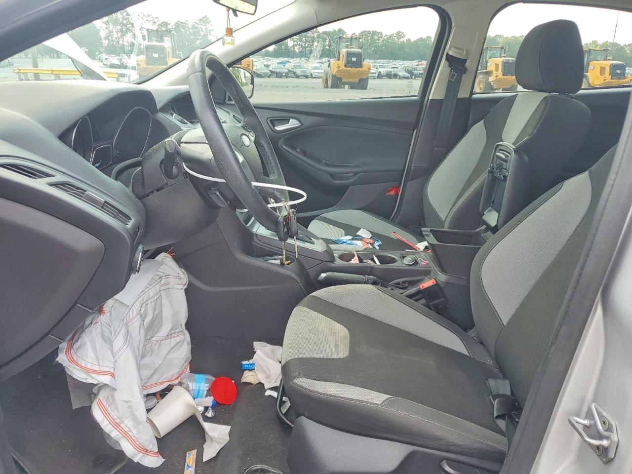 2014 Ford Focus Se Серебряный vin: 1FADP3F22EL227080