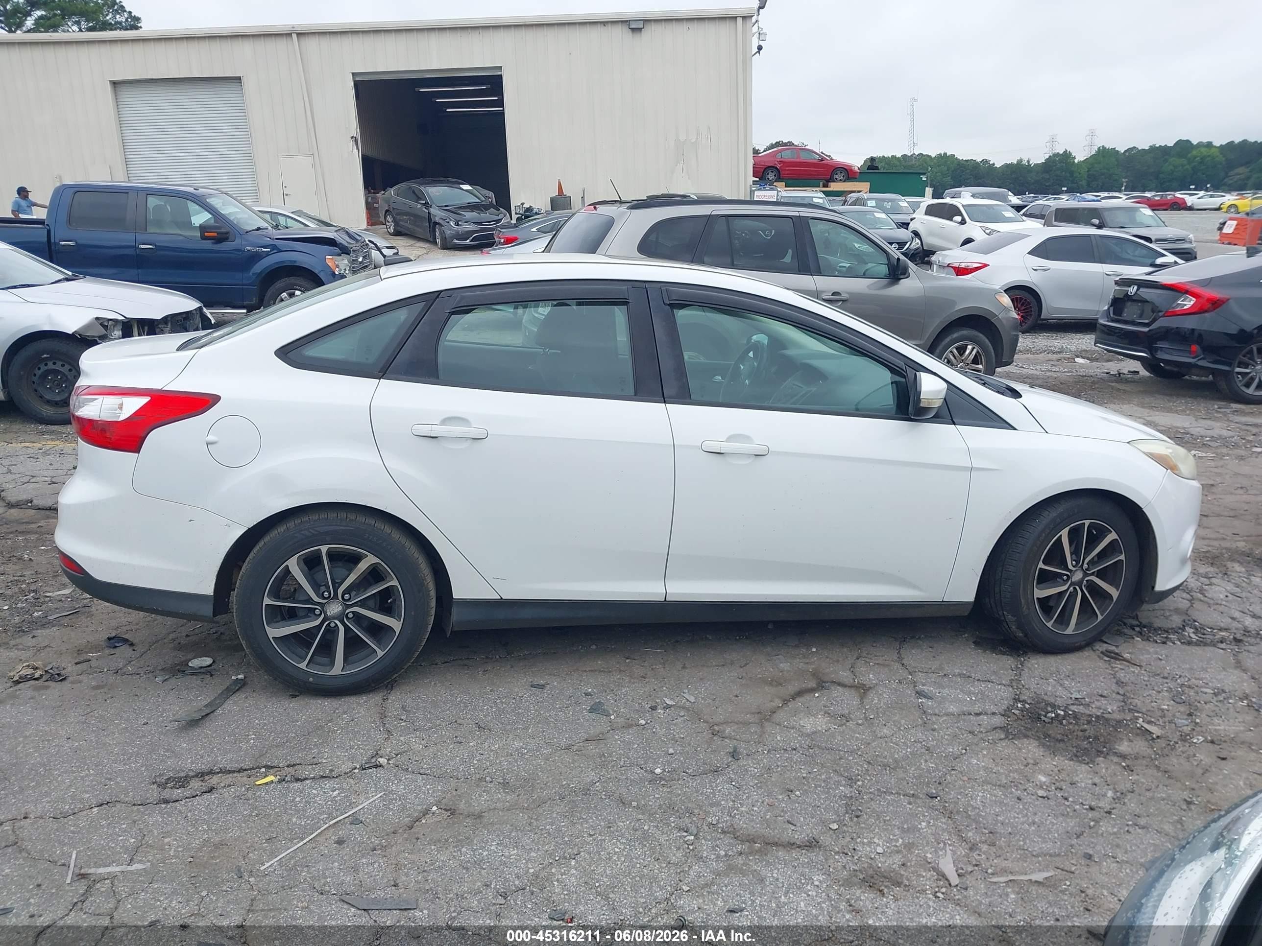 2014 Ford Focus Se White vin: 1FADP3F22EL243845