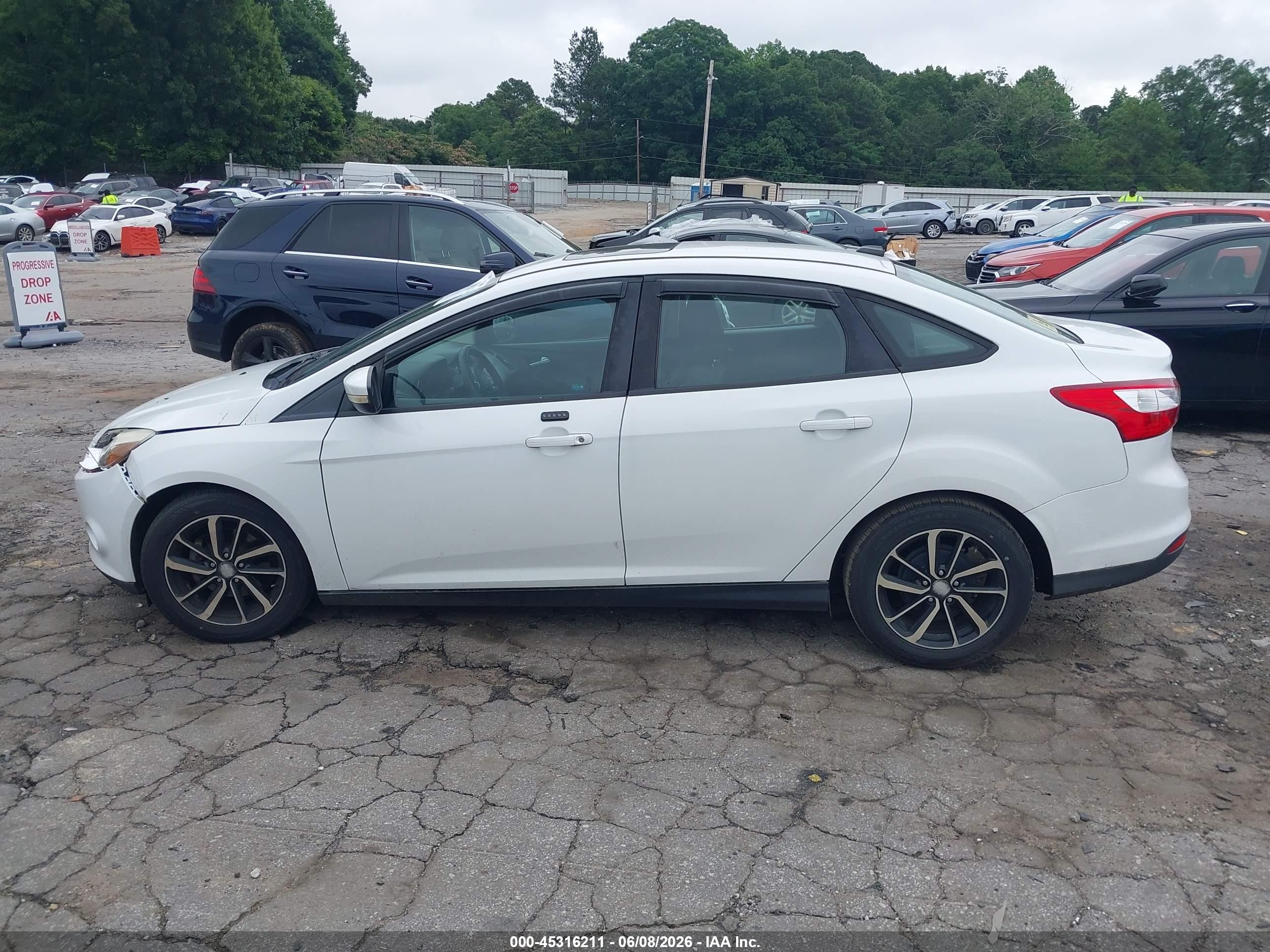 2014 Ford Focus Se White vin: 1FADP3F22EL243845