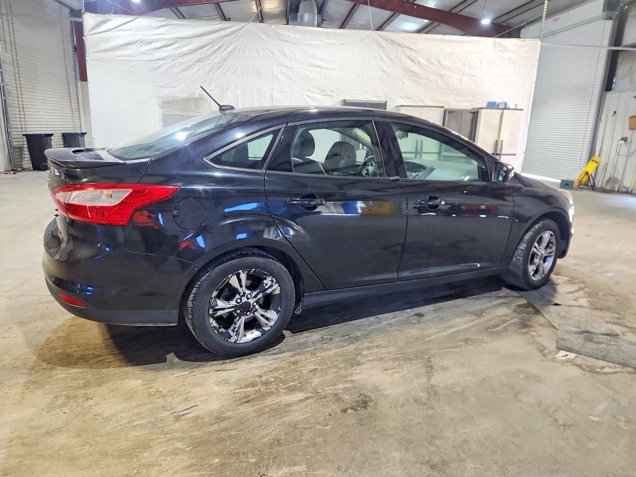 2014 Ford Focus Se Черный vin: 1FADP3F22EL244784