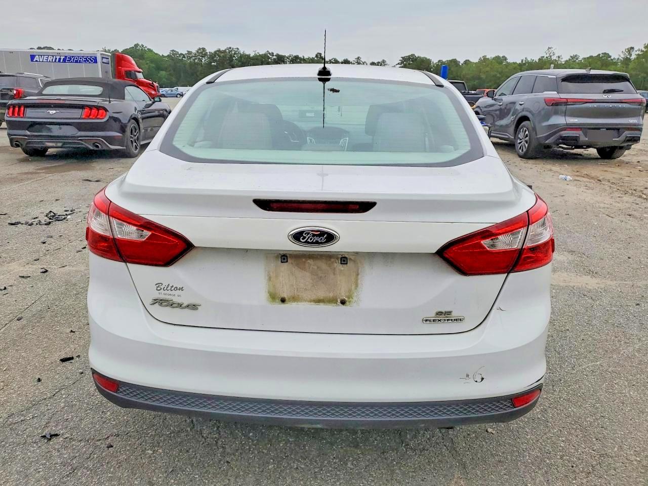 2014 Ford Focus Se White vin: 1FADP3F22EL272469