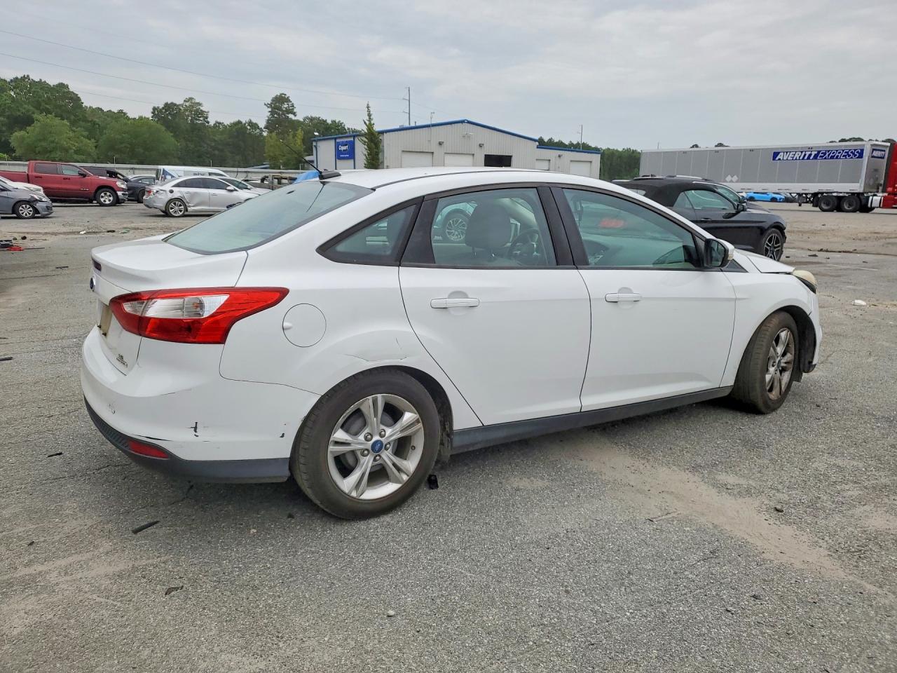 2014 Ford Focus Se White vin: 1FADP3F22EL272469