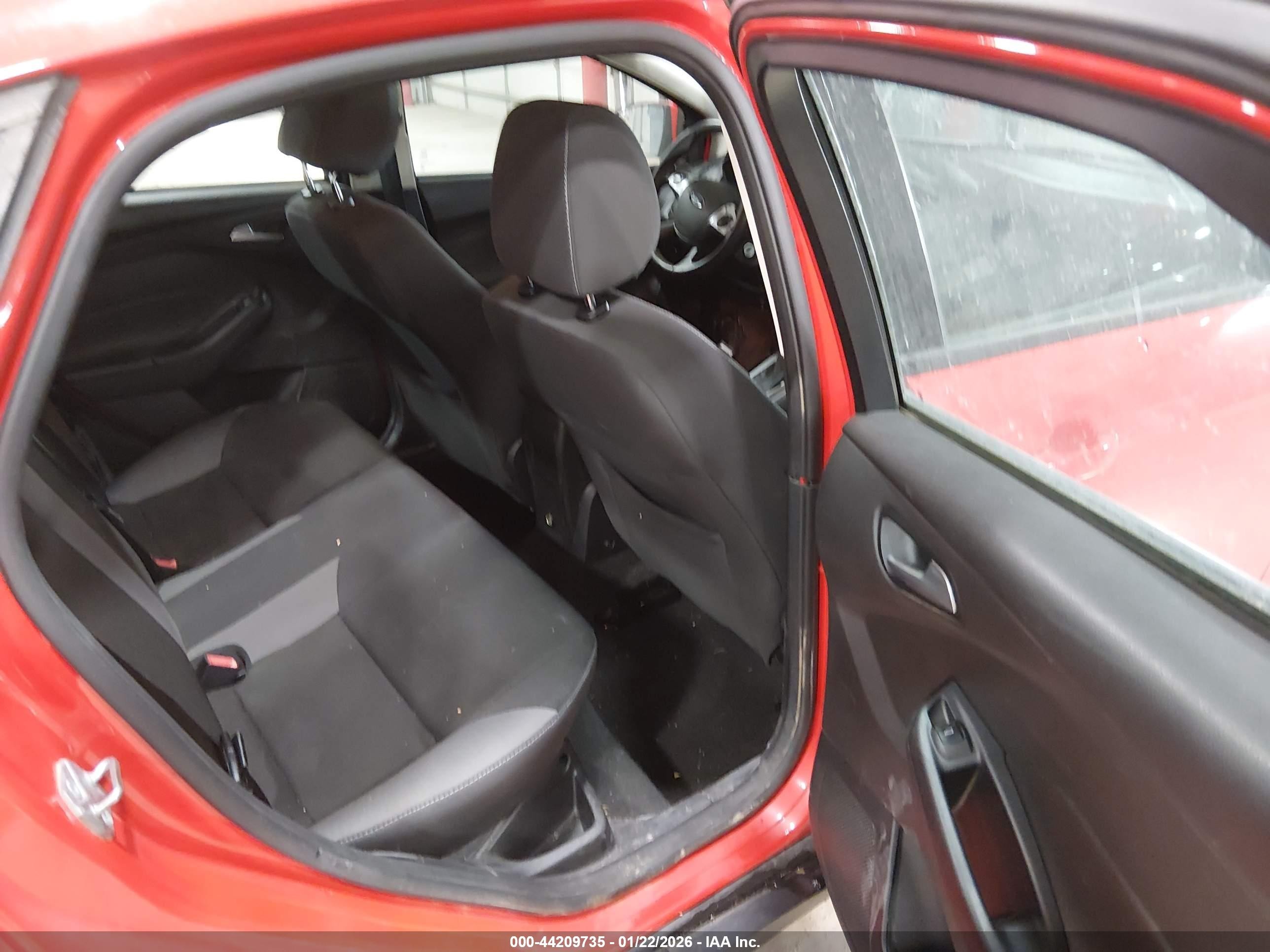 2014 Ford Focus Se Red vin: 1FADP3F22EL272553