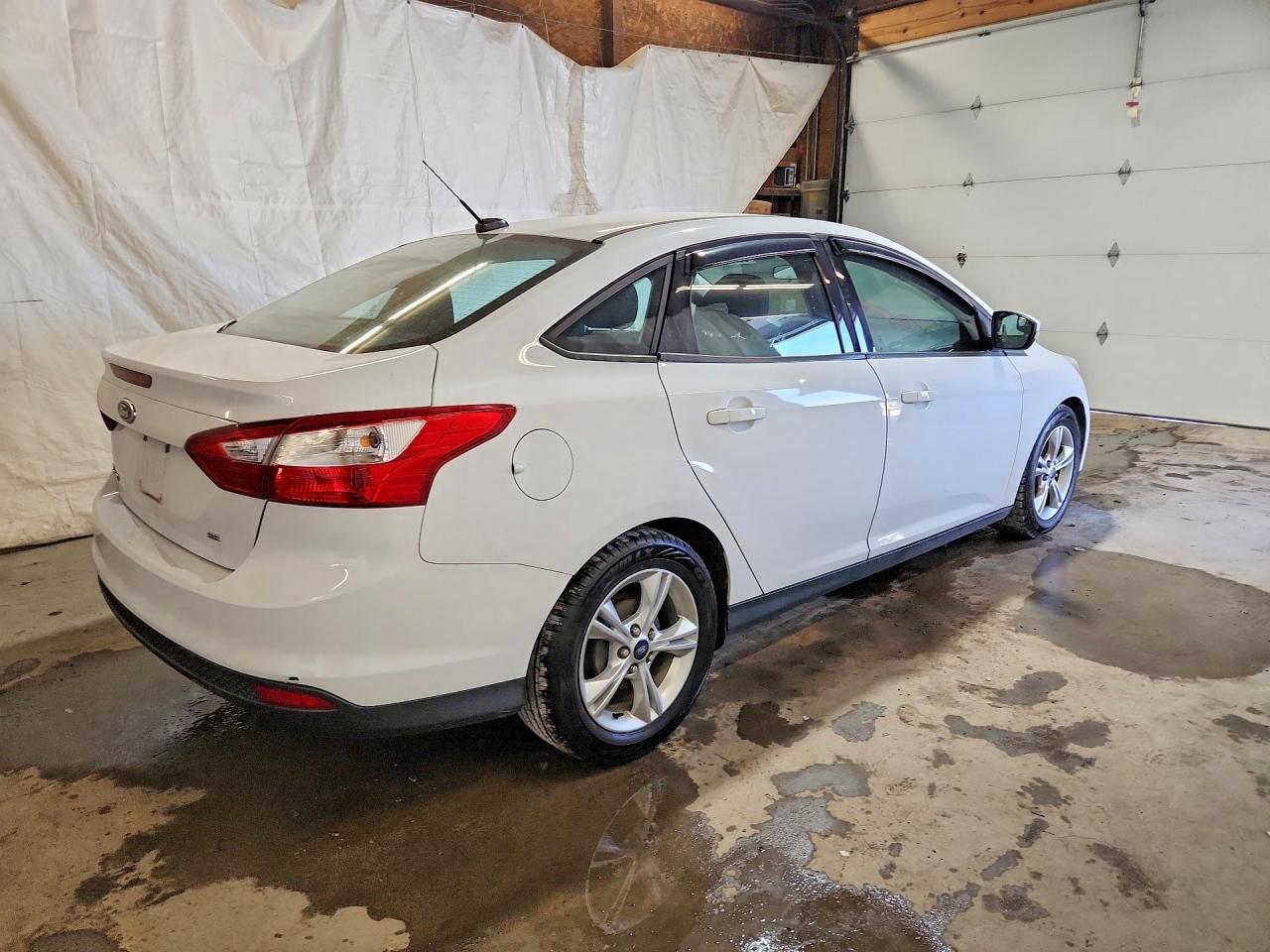 2014 Ford Focus Se White vin: 1FADP3F22EL274965