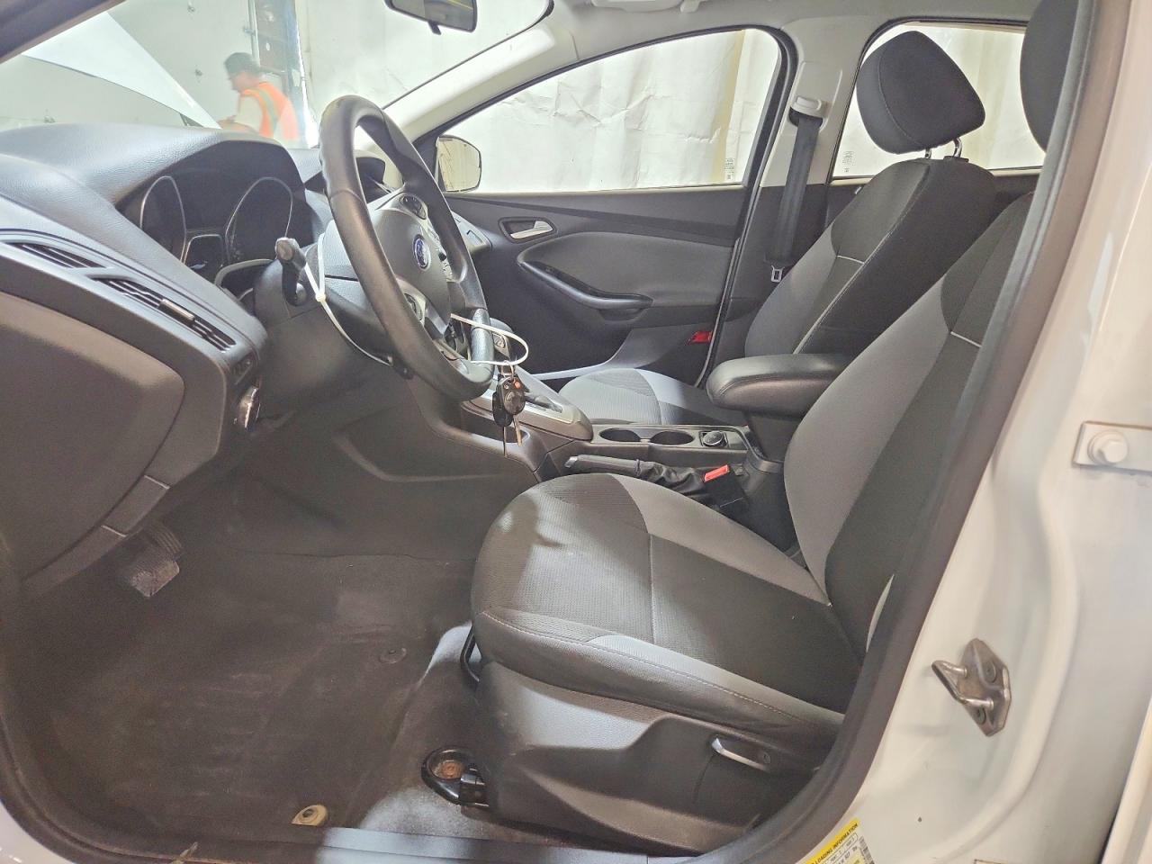 2014 Ford Focus Se White vin: 1FADP3F22EL274965