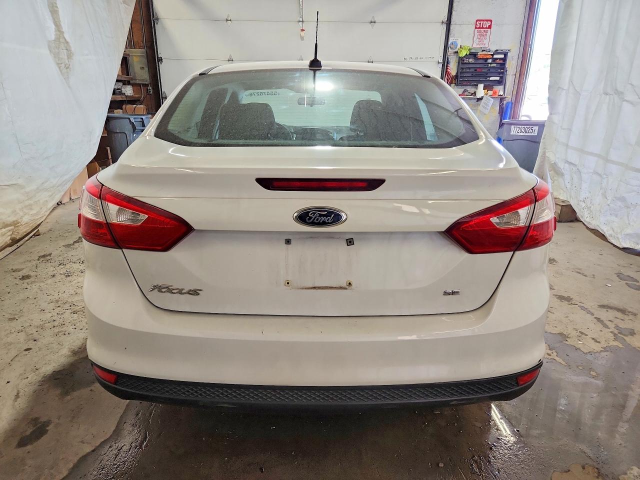 2014 Ford Focus Se White vin: 1FADP3F22EL274965