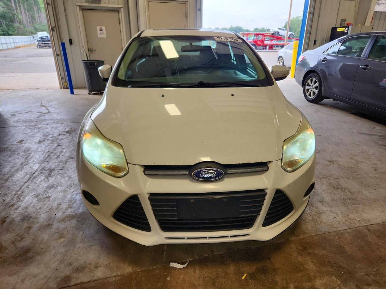 2014 Ford Focus Se White vin: 1FADP3F22EL277090