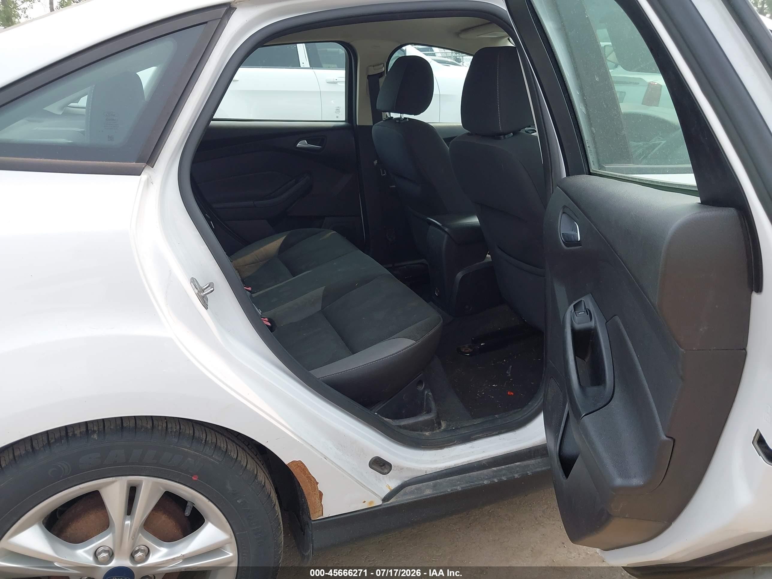 2014 Ford Focus Se White vin: 1FADP3F22EL282564
