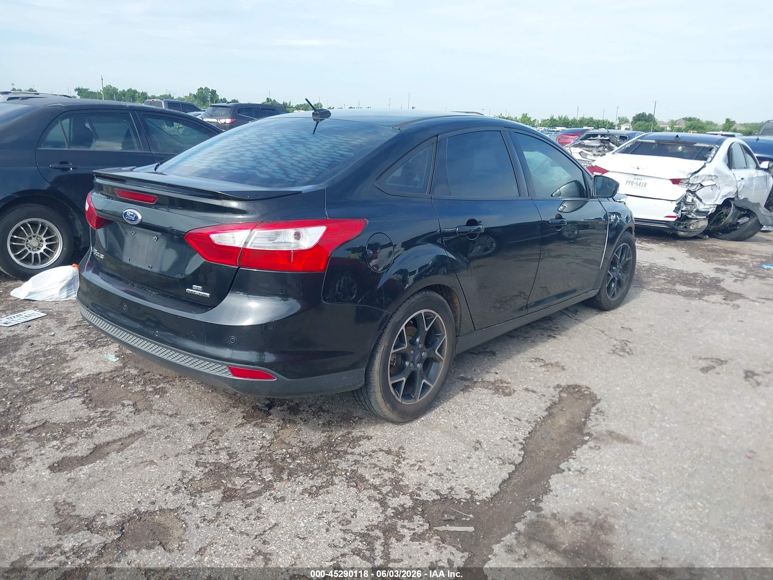 2014 Ford Focus Se Black vin: 1FADP3F22EL321007