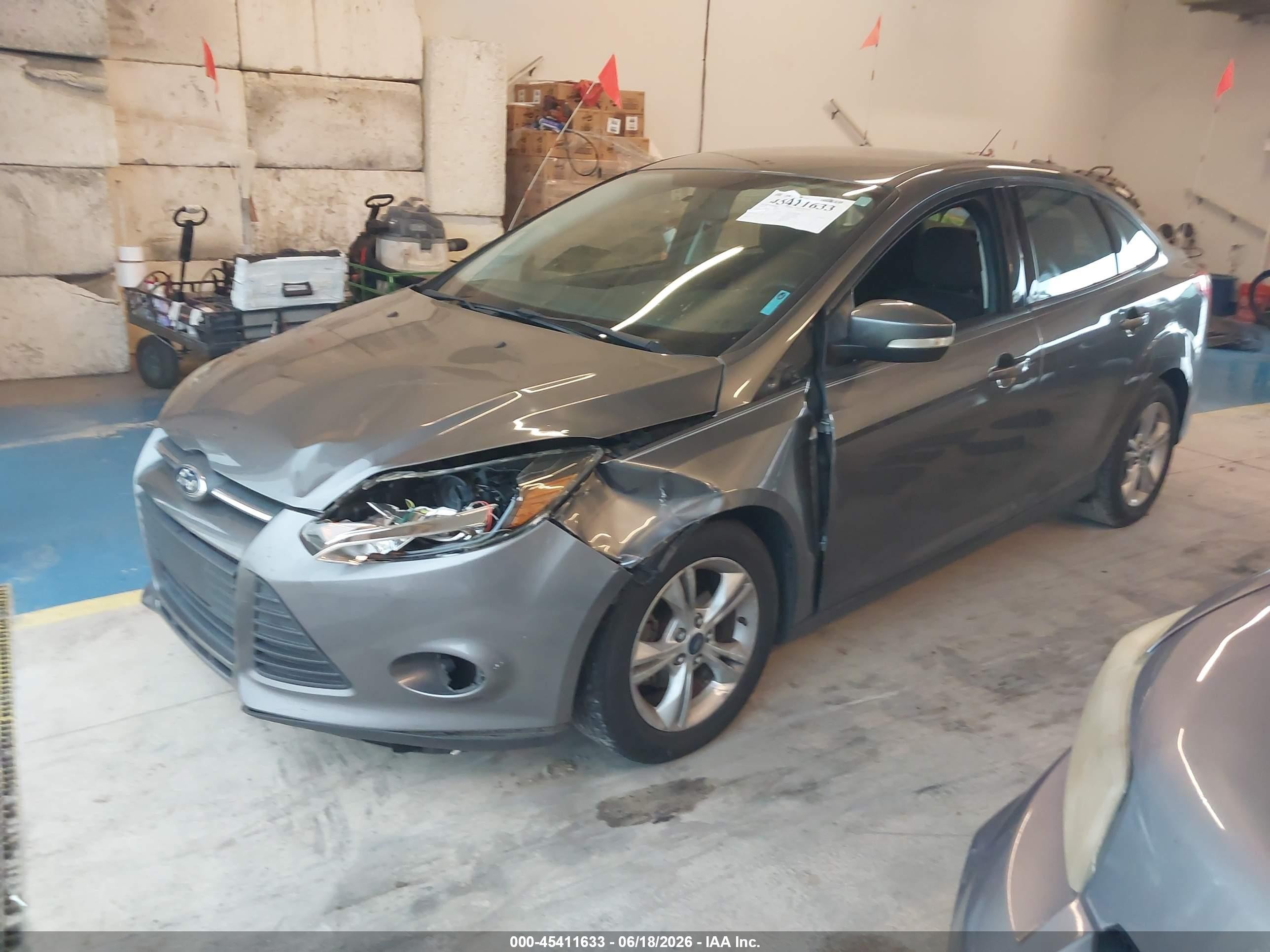 2014 Ford Focus Se Gray vin: 1FADP3F22EL334050