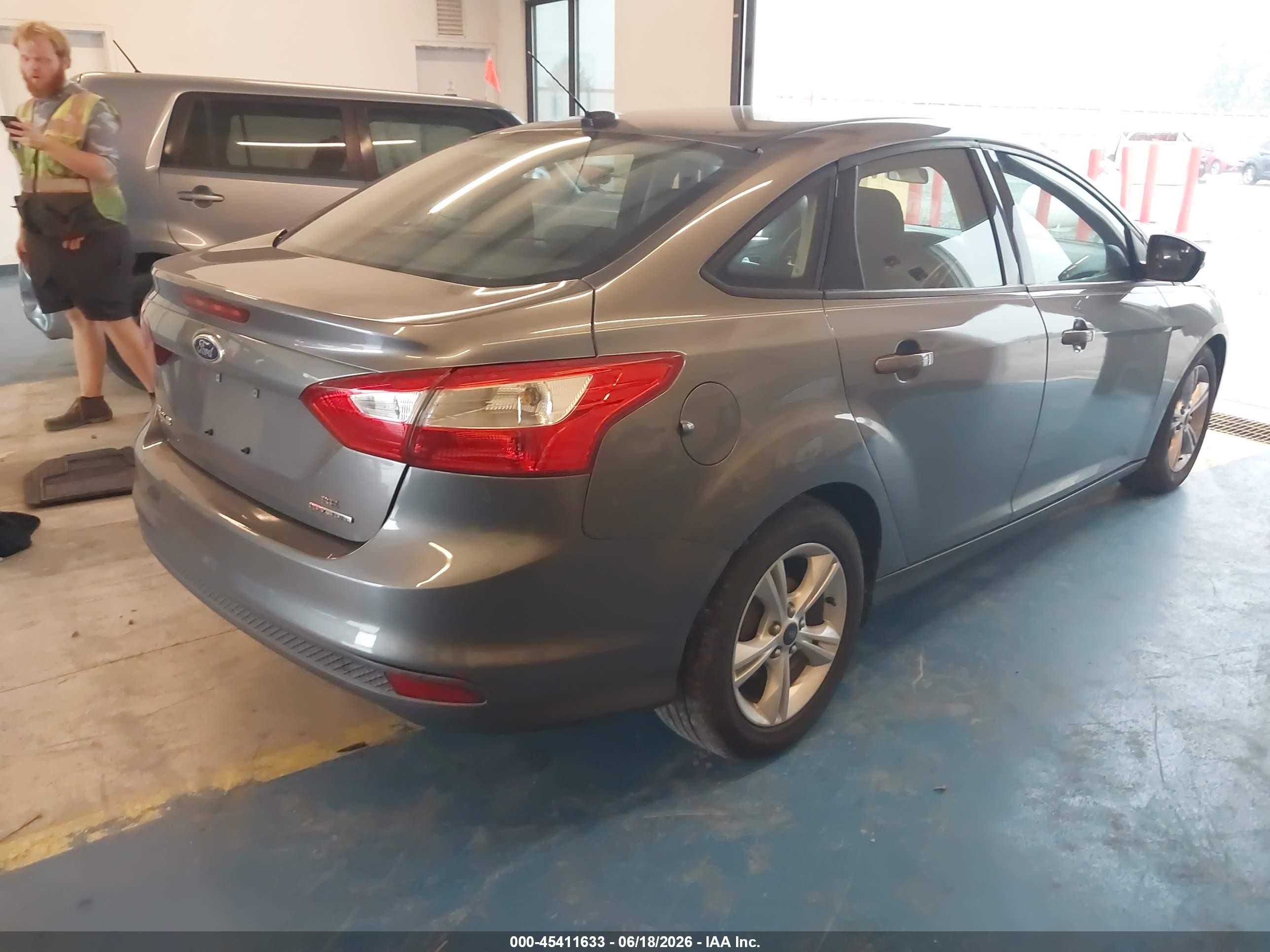 2014 Ford Focus Se Gray vin: 1FADP3F22EL334050