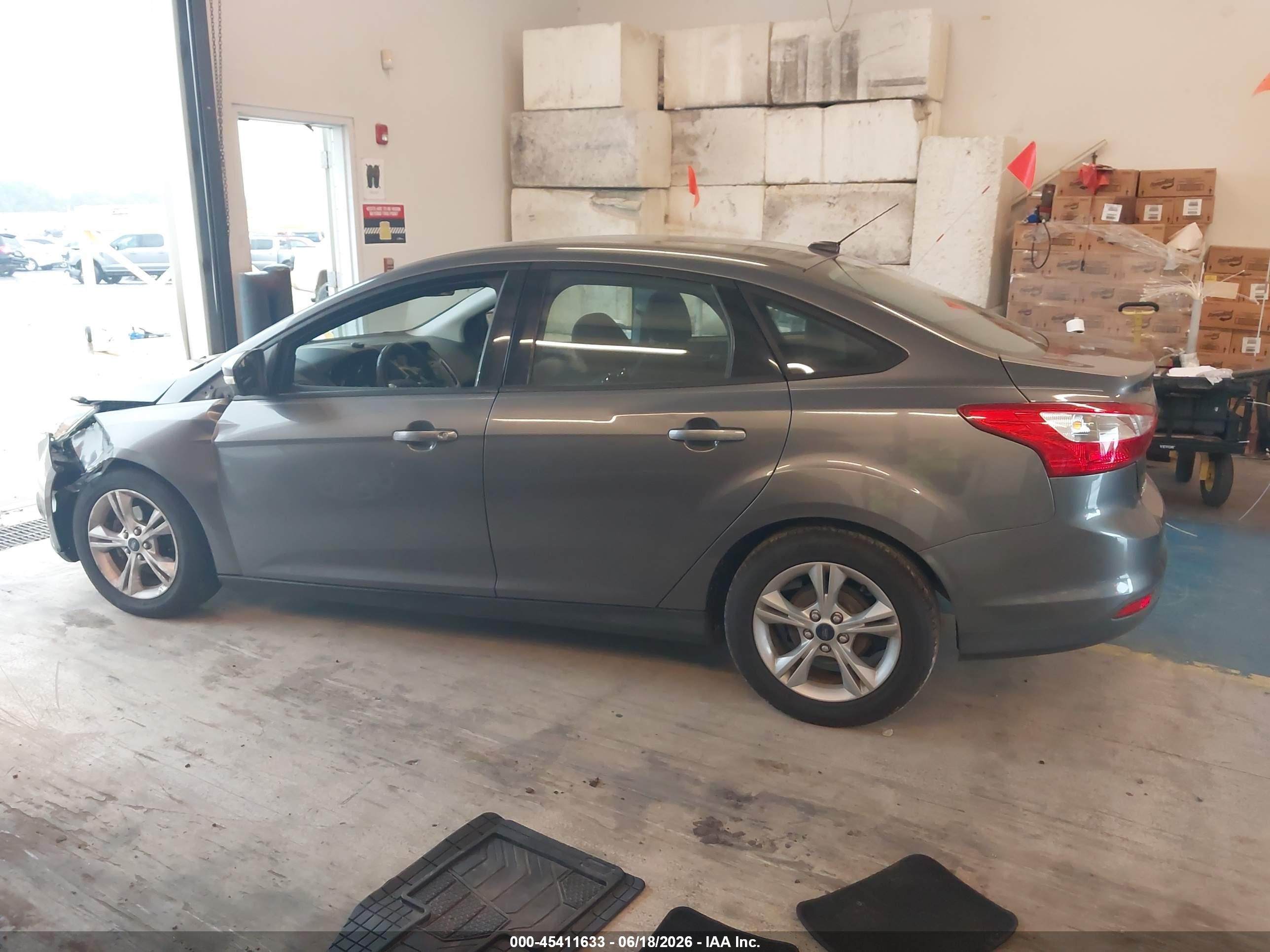 2014 Ford Focus Se Gray vin: 1FADP3F22EL334050