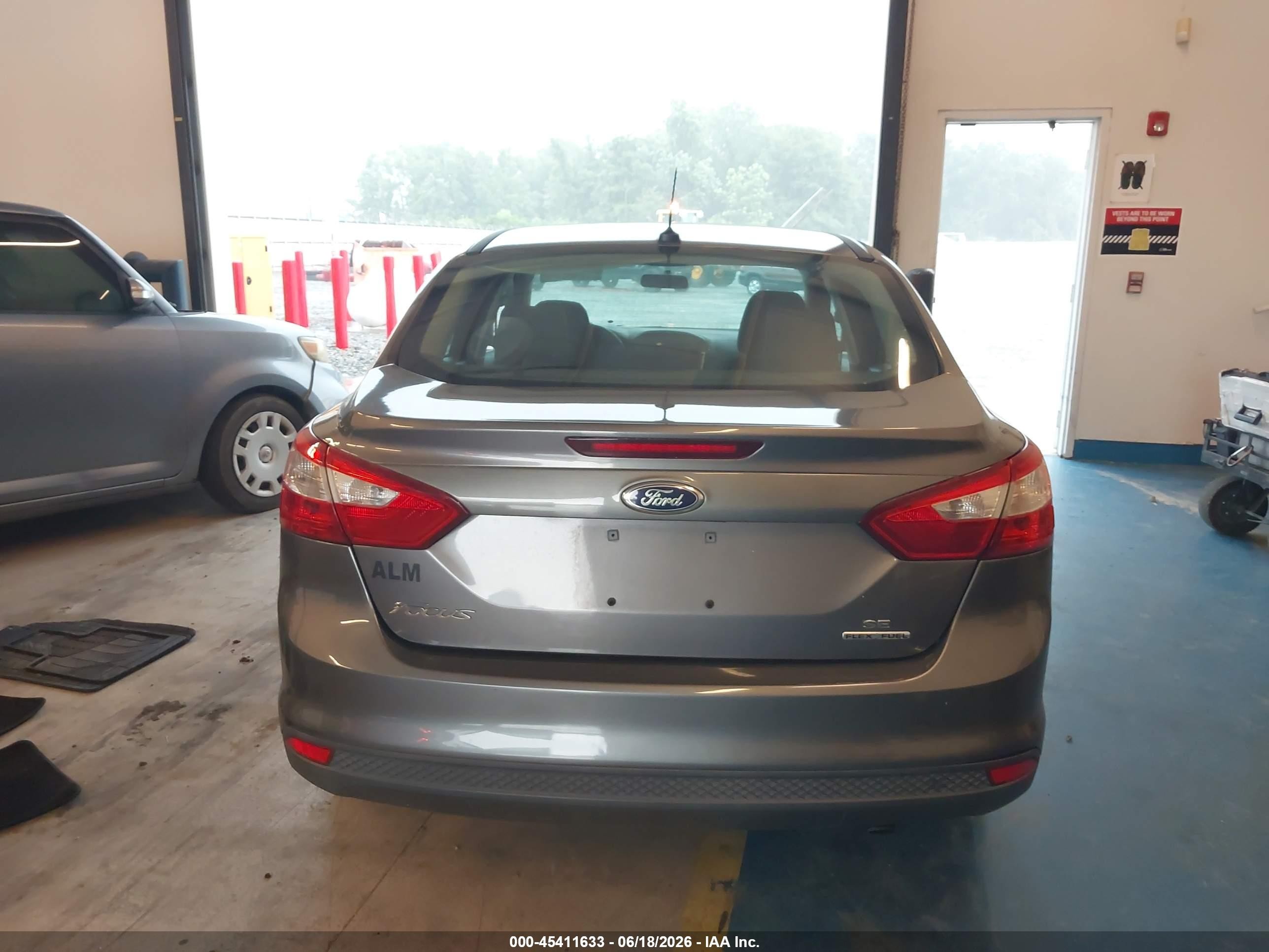 2014 Ford Focus Se Gray vin: 1FADP3F22EL334050