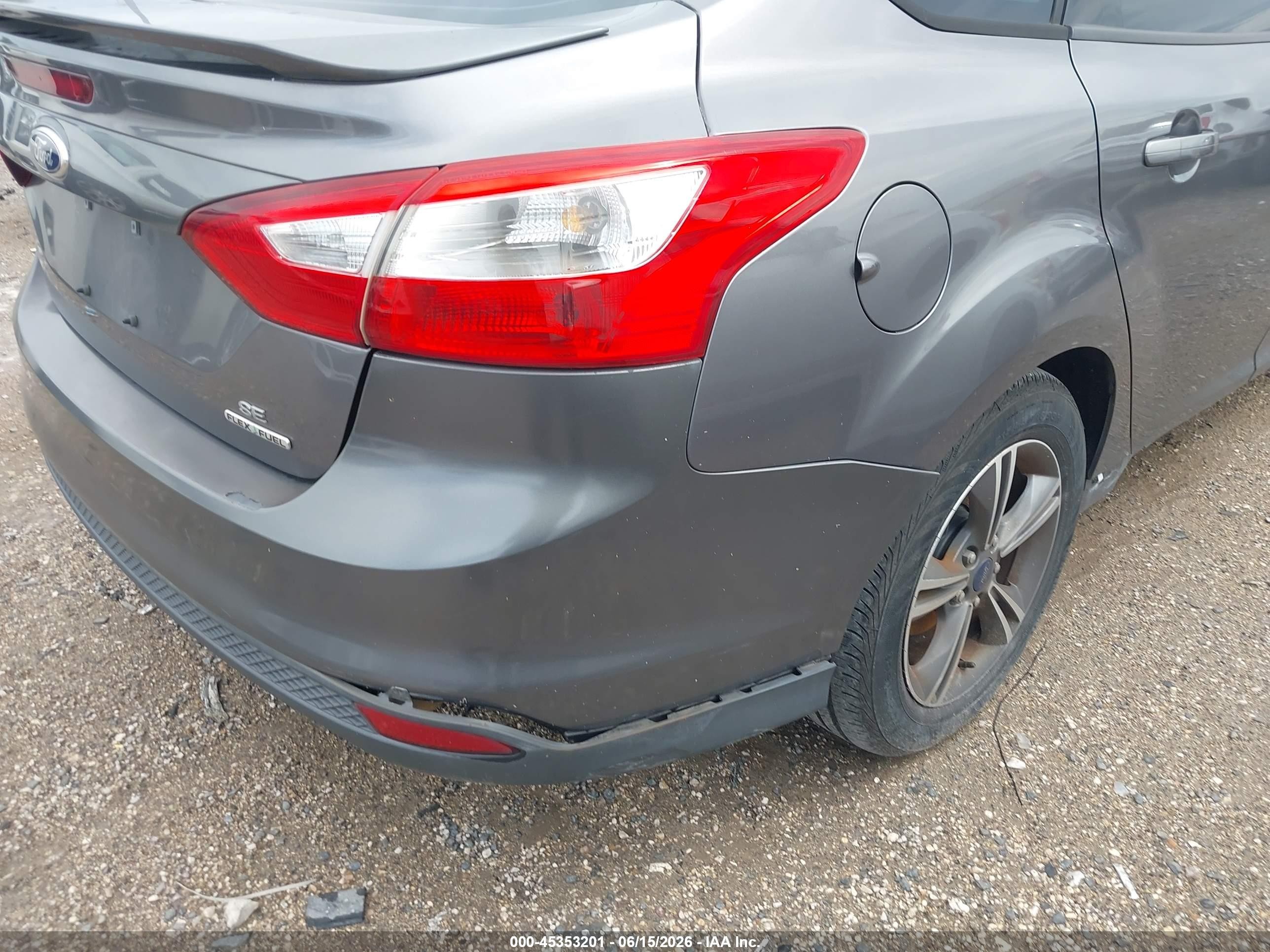 2014 Ford Focus Se Gray vin: 1FADP3F22EL340835