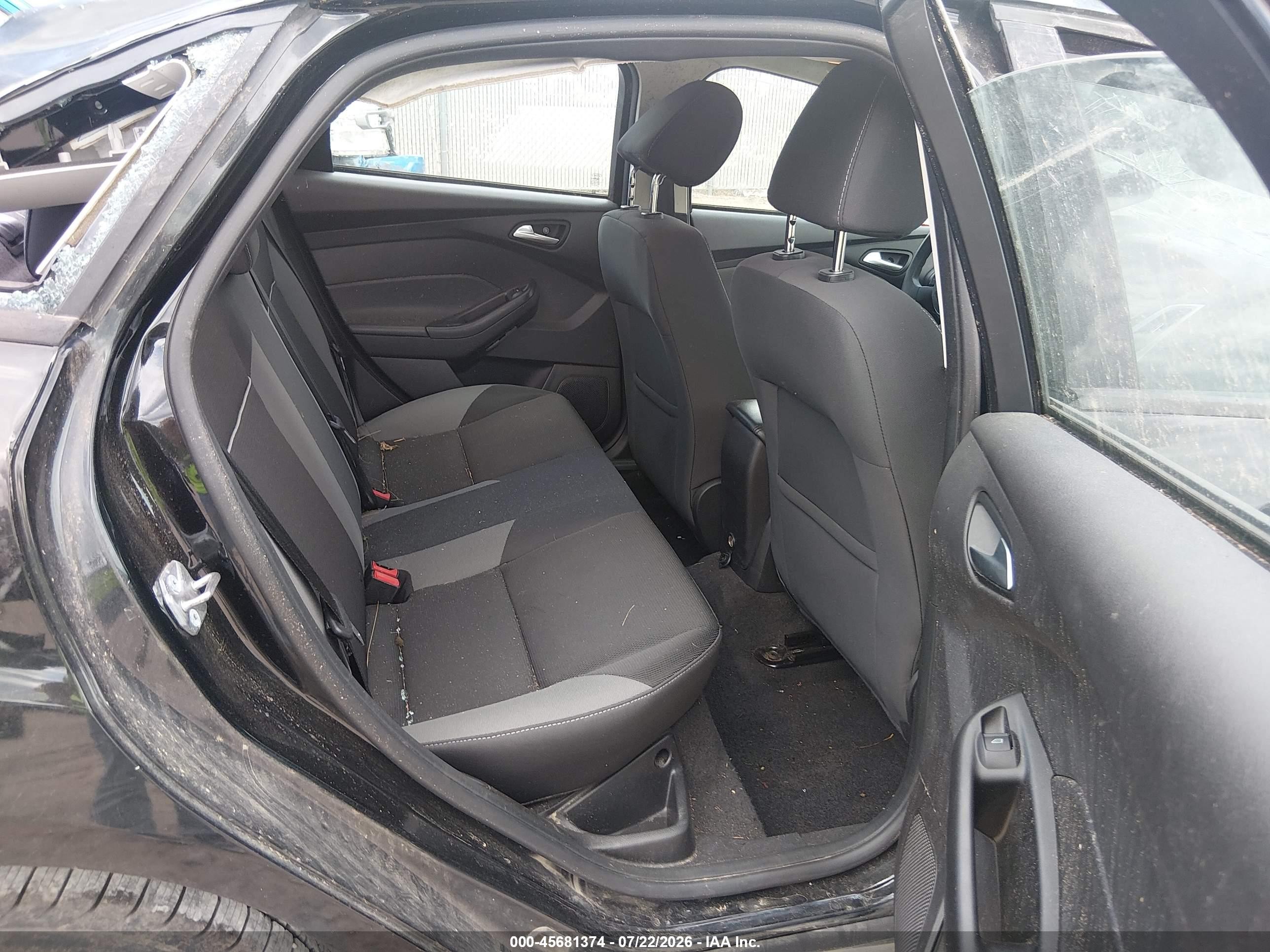 2014 Ford Focus Se Черный vin: 1FADP3F22EL364147