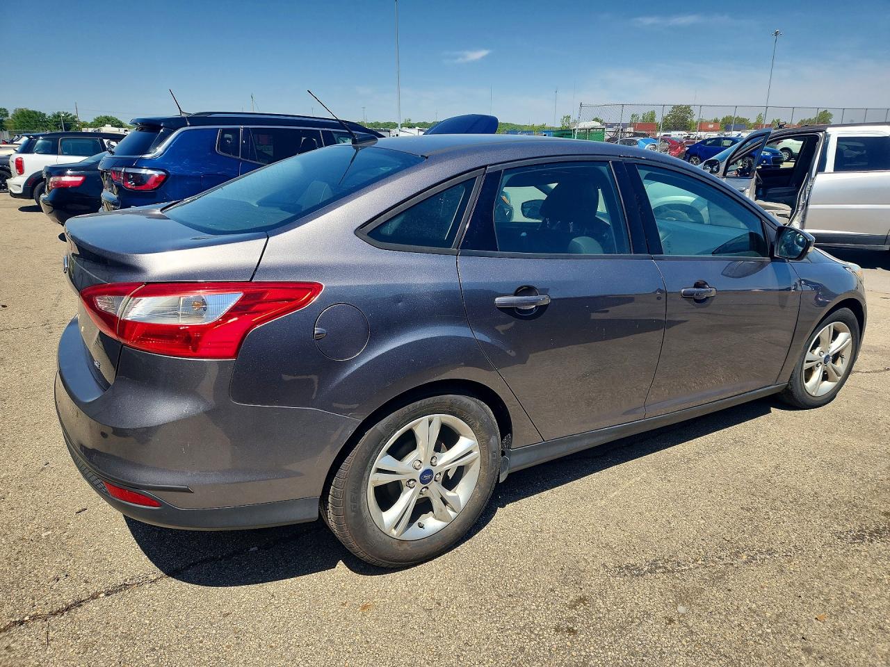 2014 Ford Focus Se Серый vin: 1FADP3F22EL366156