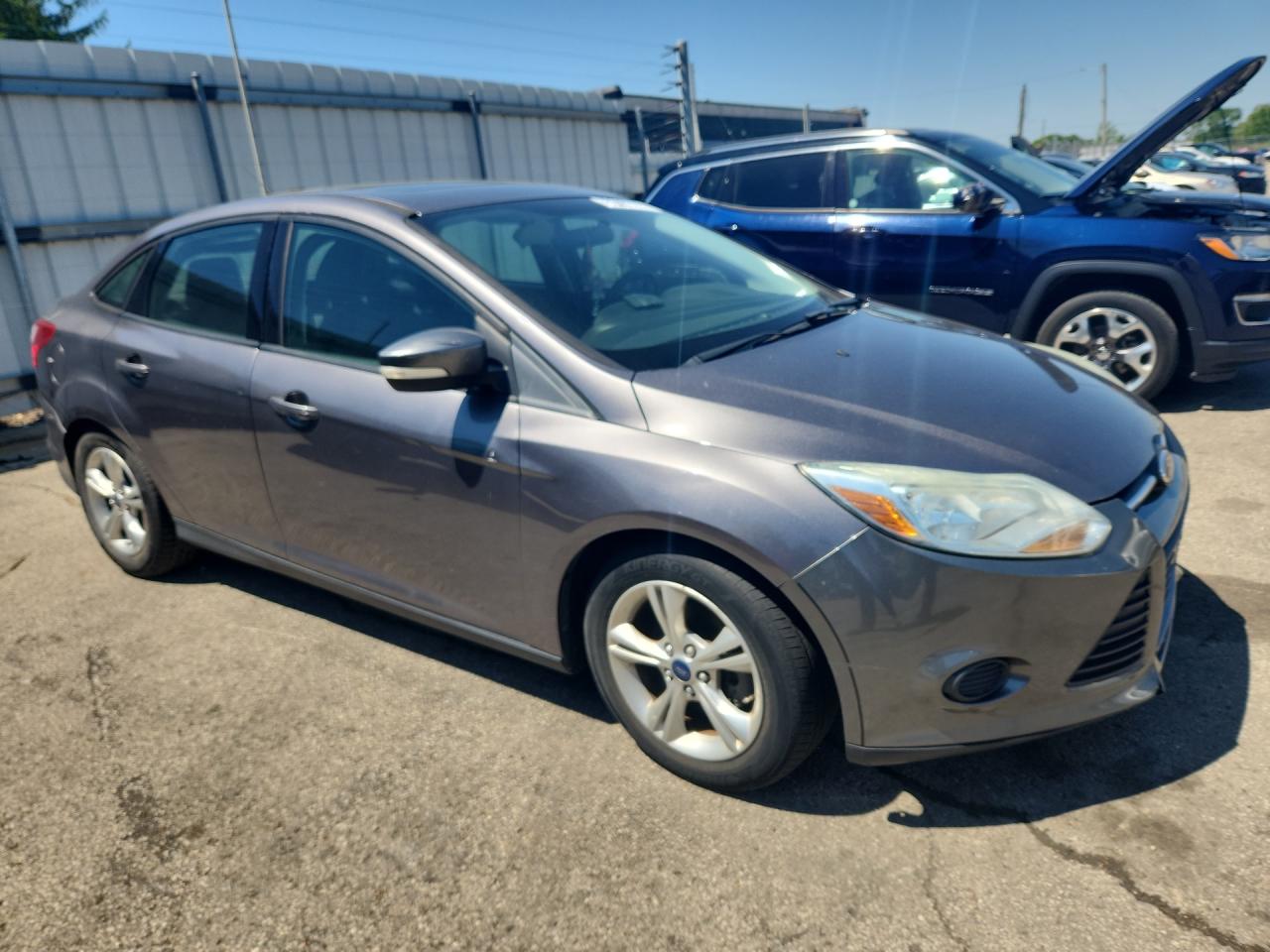 2014 Ford Focus Se Серый vin: 1FADP3F22EL366156 Damage: Front Bumper/Cover, Scraped, 4 To 5 Inches