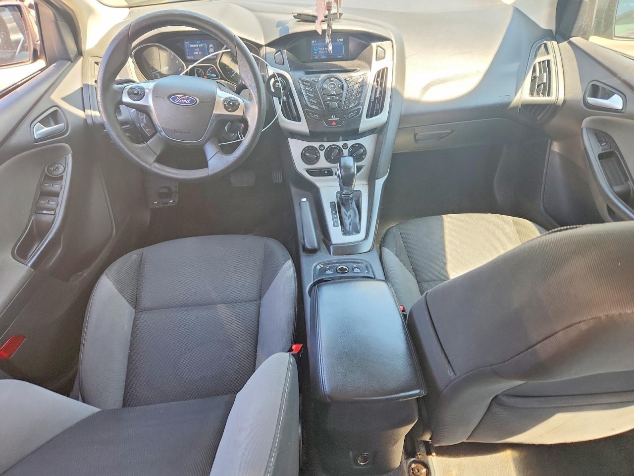 2014 Ford Focus Se Серый vin: 1FADP3F22EL366156