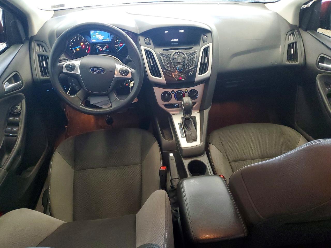 2014 Ford Focus Se Maroon vin: 1FADP3F22EL377951