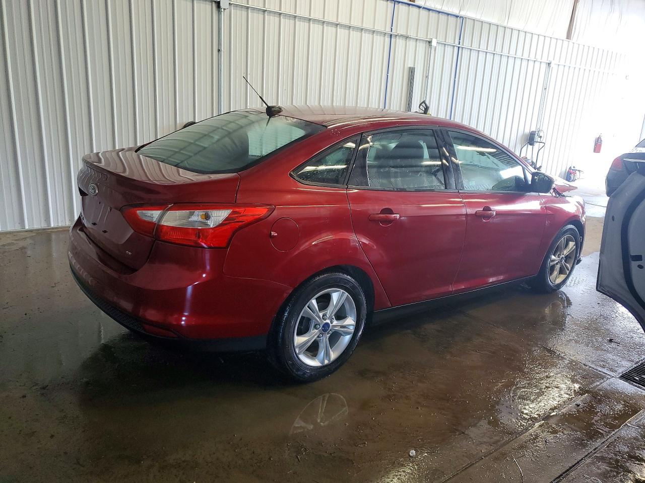 2014 Ford Focus Se Maroon vin: 1FADP3F22EL377951