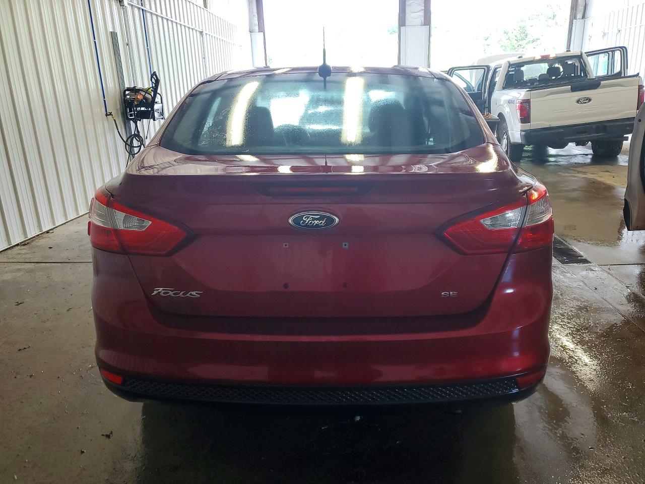 2014 Ford Focus Se Maroon vin: 1FADP3F22EL377951