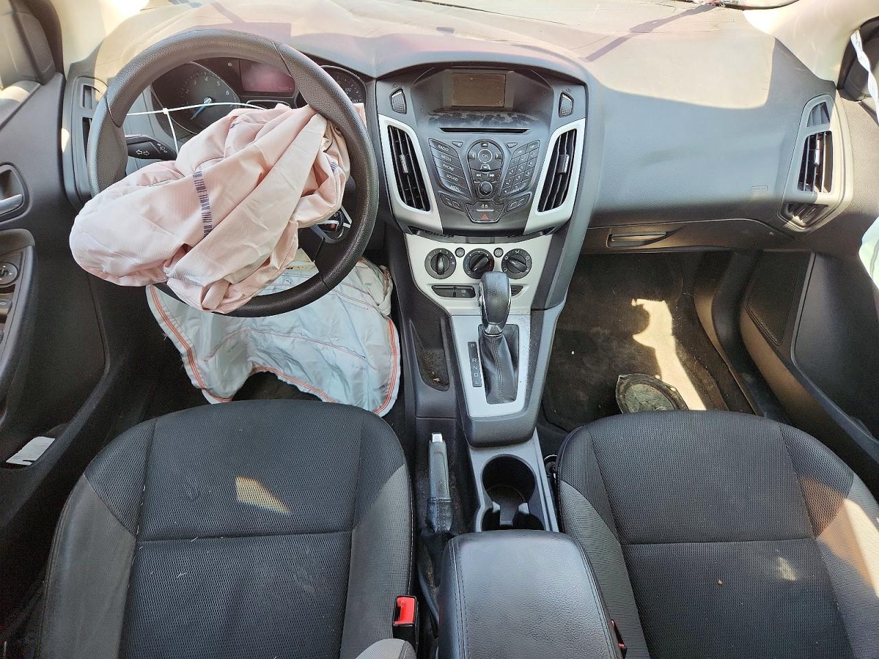 2014 Ford Focus Se Red vin: 1FADP3F22EL388139
