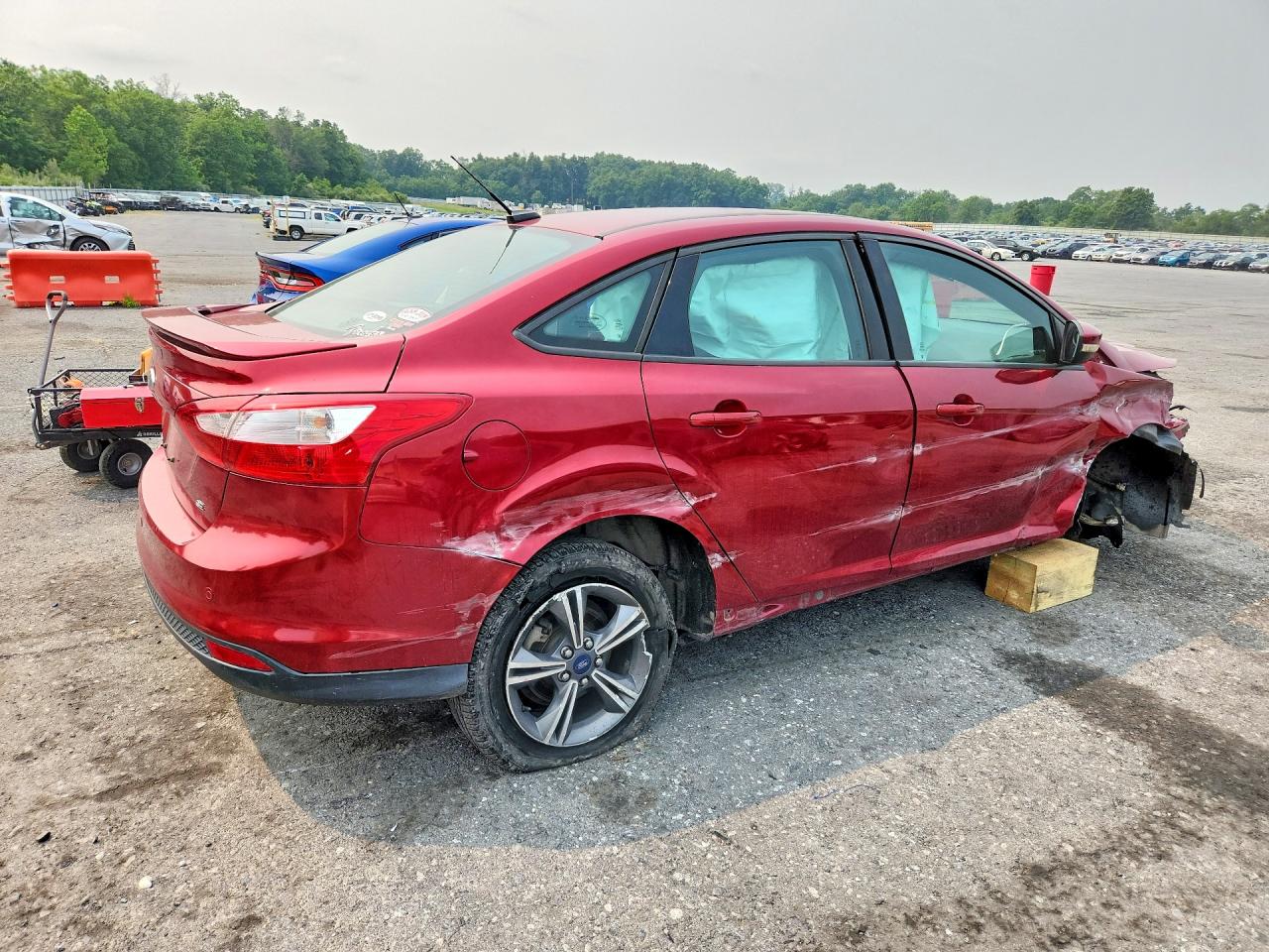 2014 Ford Focus Se Red vin: 1FADP3F22EL395785