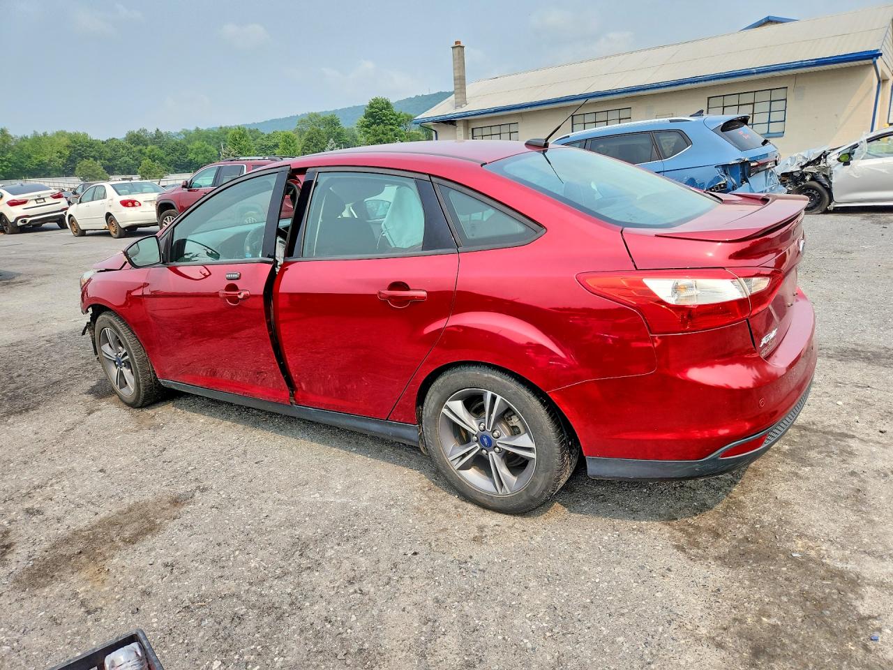 2014 Ford Focus Se Red vin: 1FADP3F22EL395785