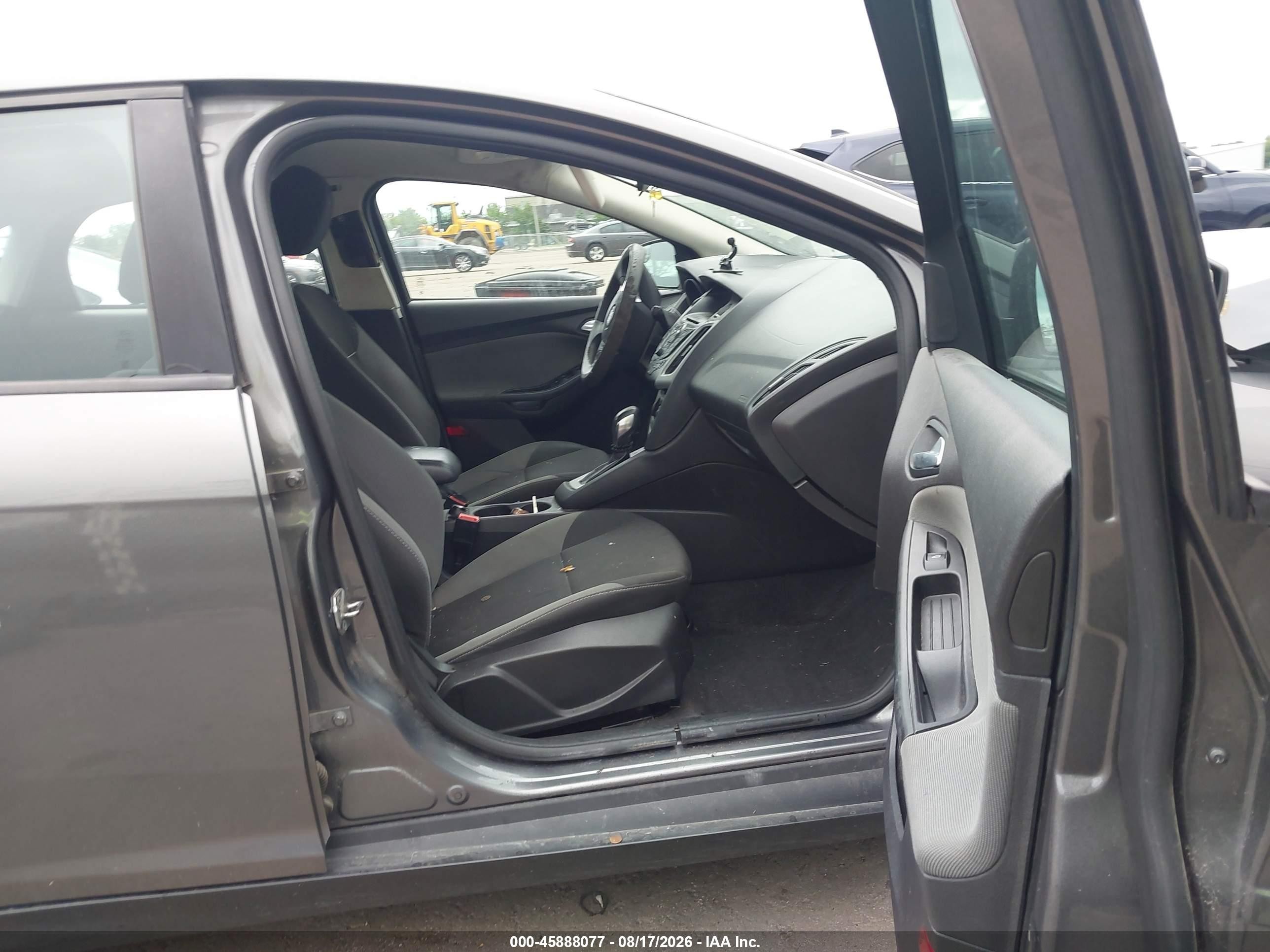 2014 Ford Focus Se Серый vin: 1FADP3F22EL399982