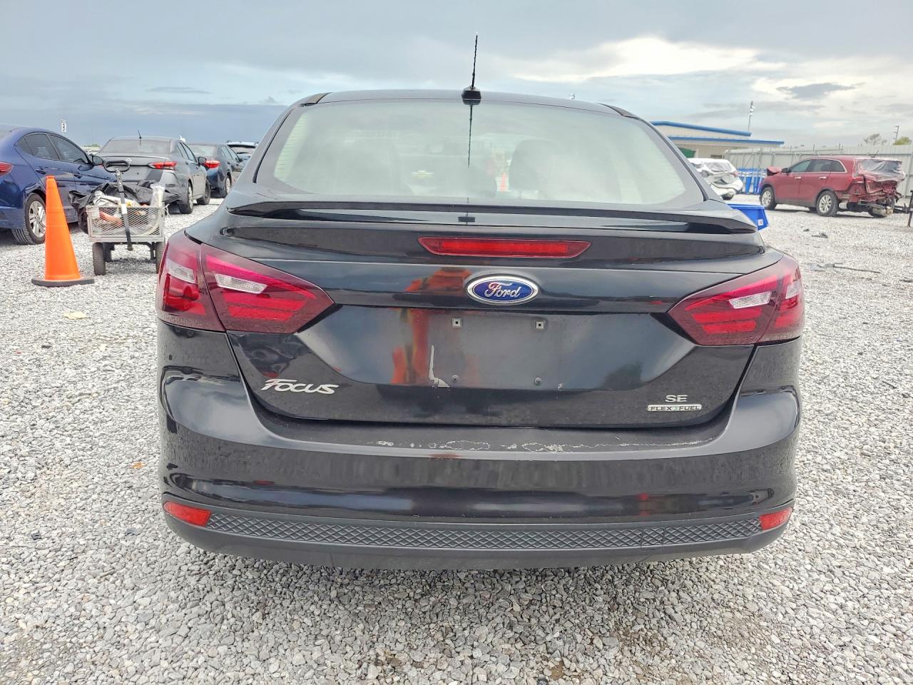 2014 Ford Focus Se Black vin: 1FADP3F22EL447674