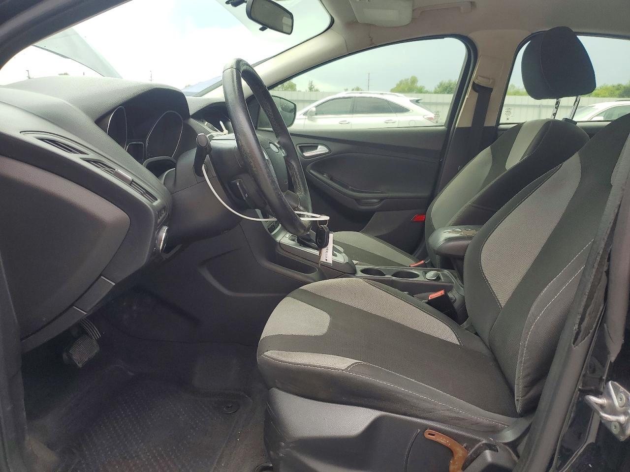2014 Ford Focus Se Black vin: 1FADP3F22EL447674